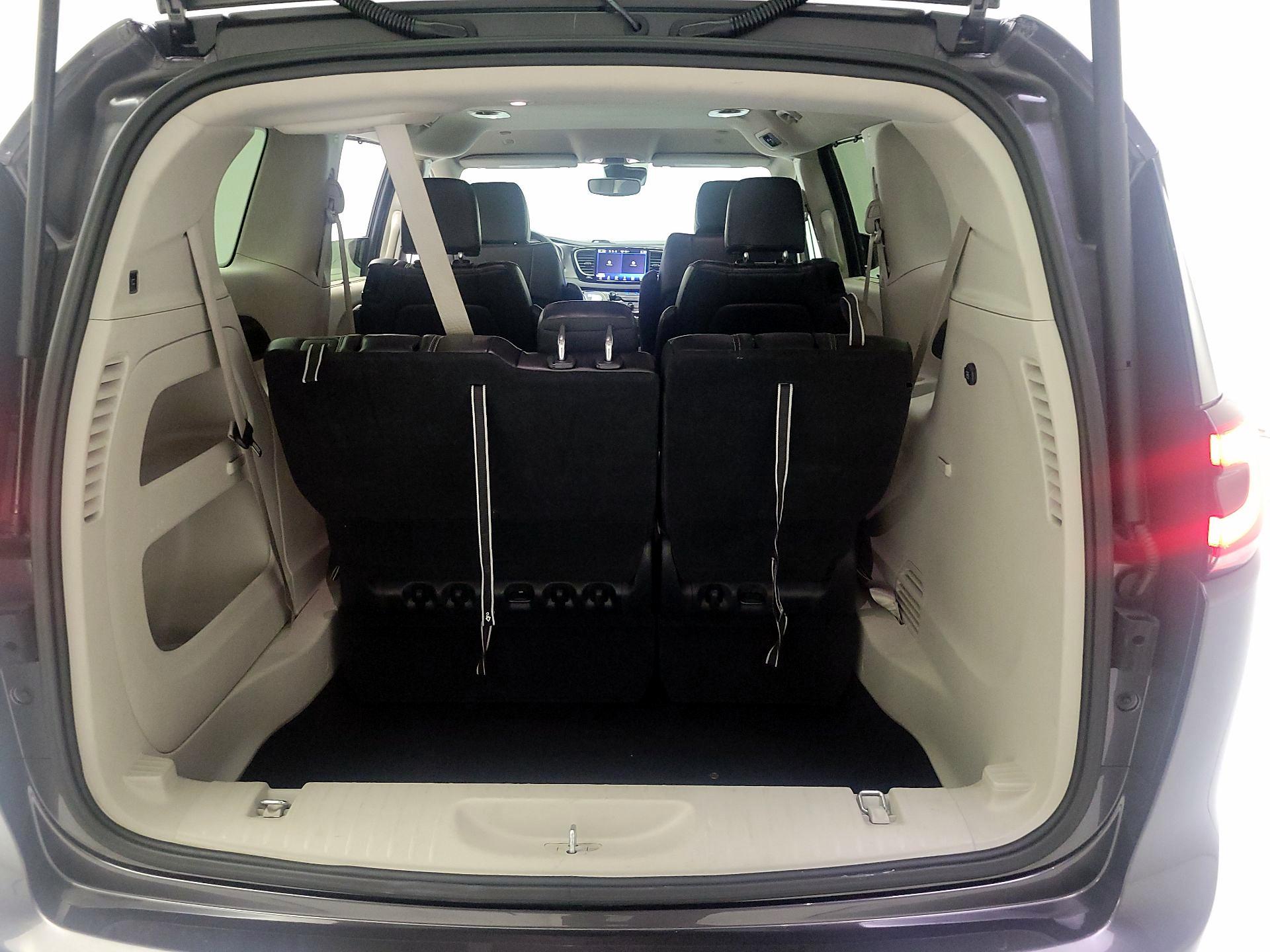 Thumbnail: 2023 Chrysler Pacifica - 19