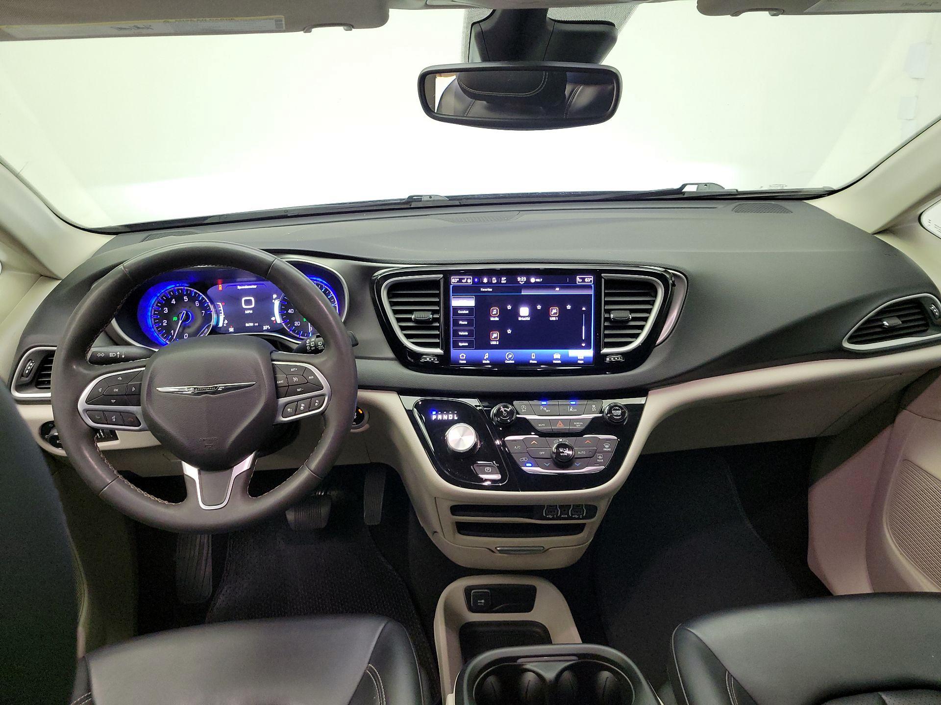 Thumbnail: 2023 Chrysler Pacifica - 8