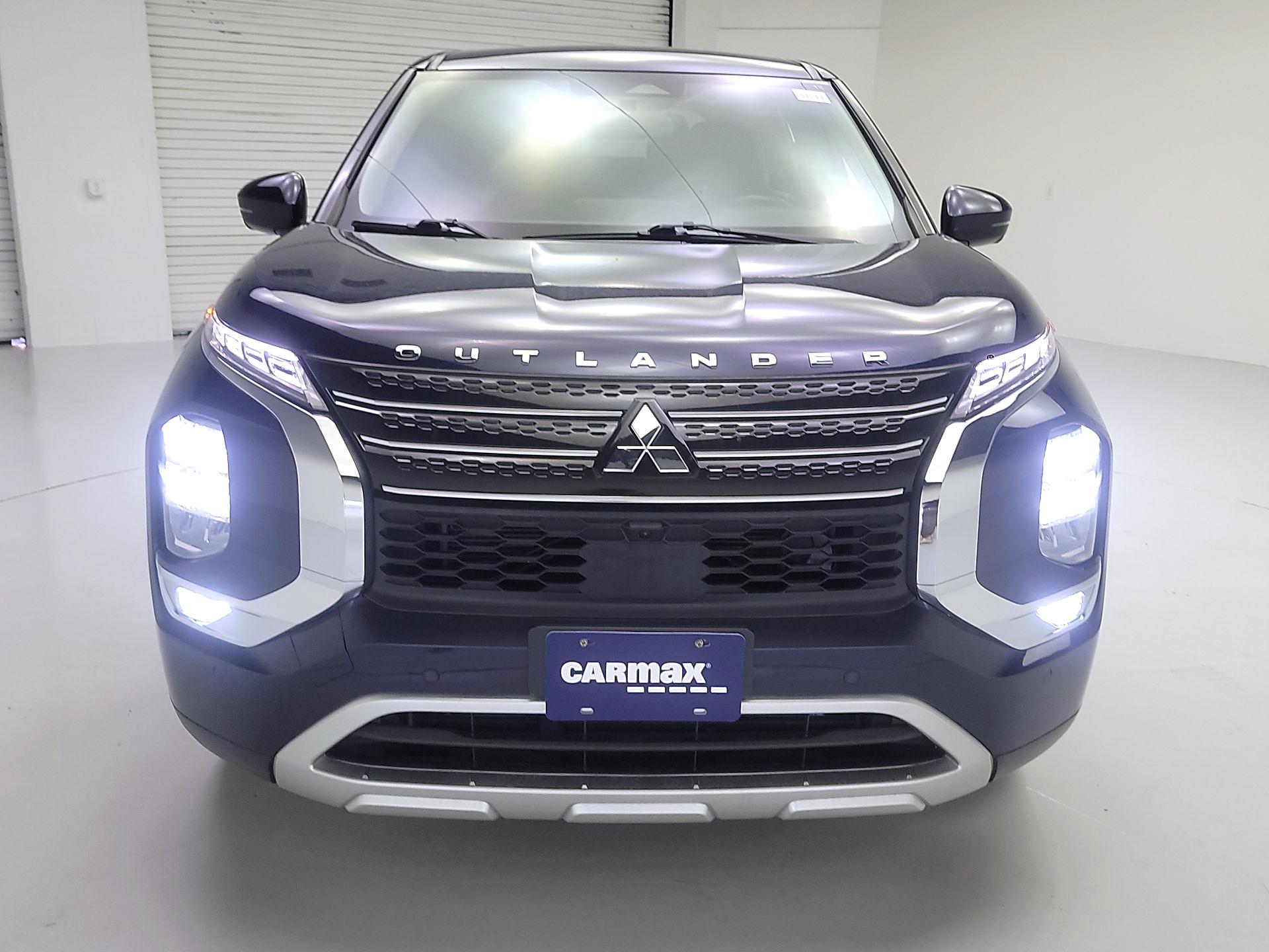 Thumbnail: 2023 Mitsubishi Outlander - 2