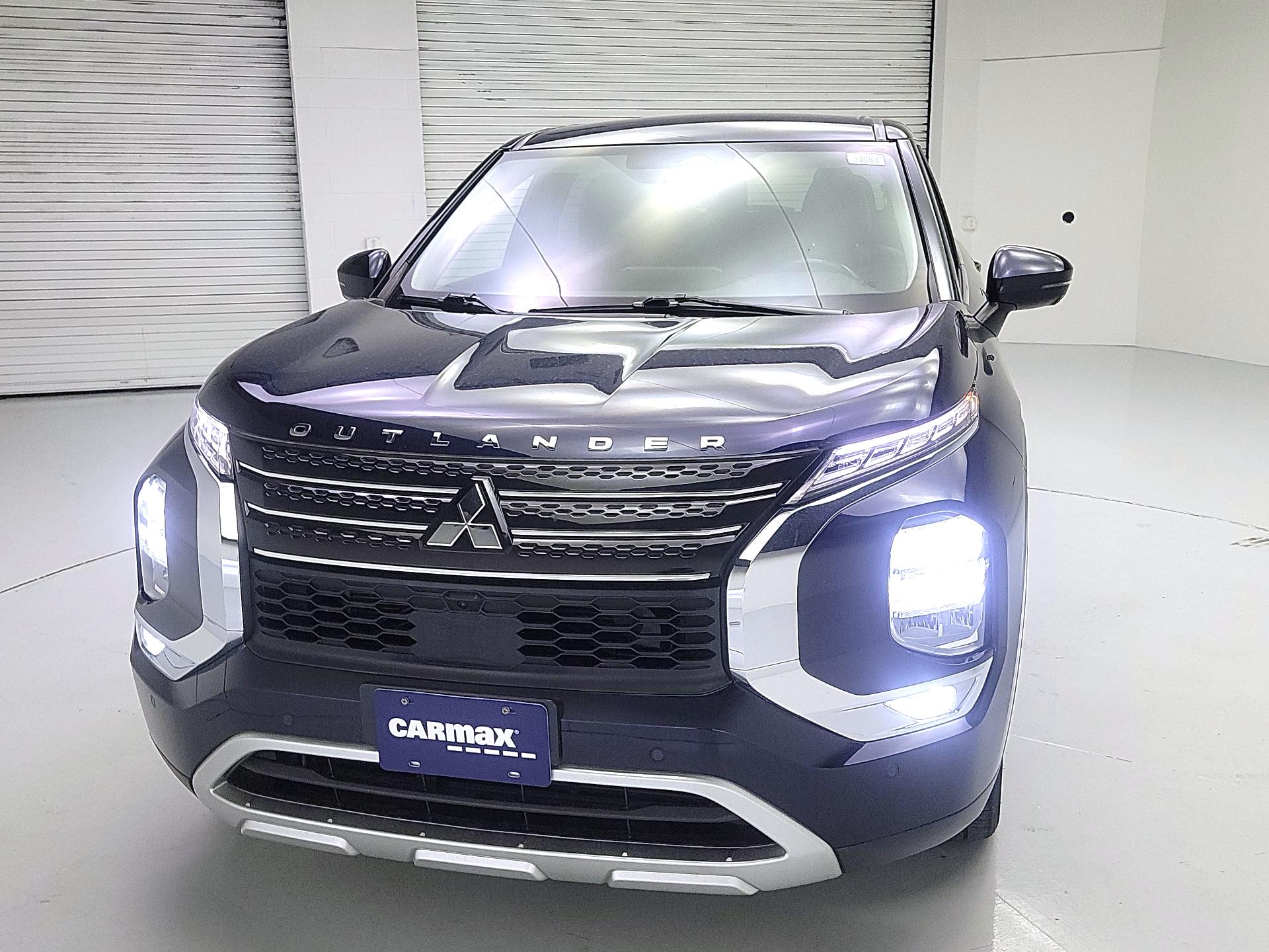 Thumbnail: 2023 Mitsubishi Outlander - 3