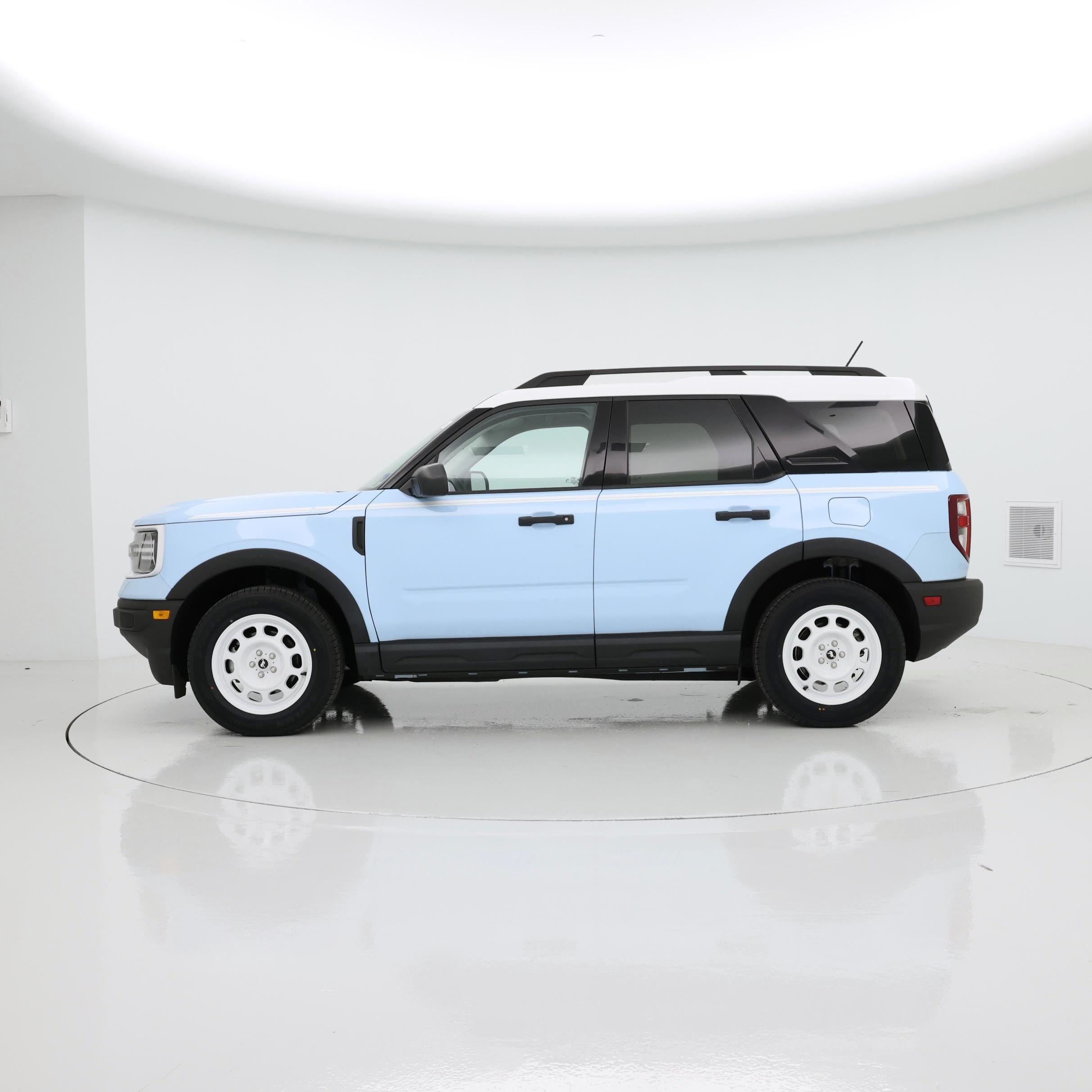 Thumbnail: 2023 Ford Bronco Sport - 3