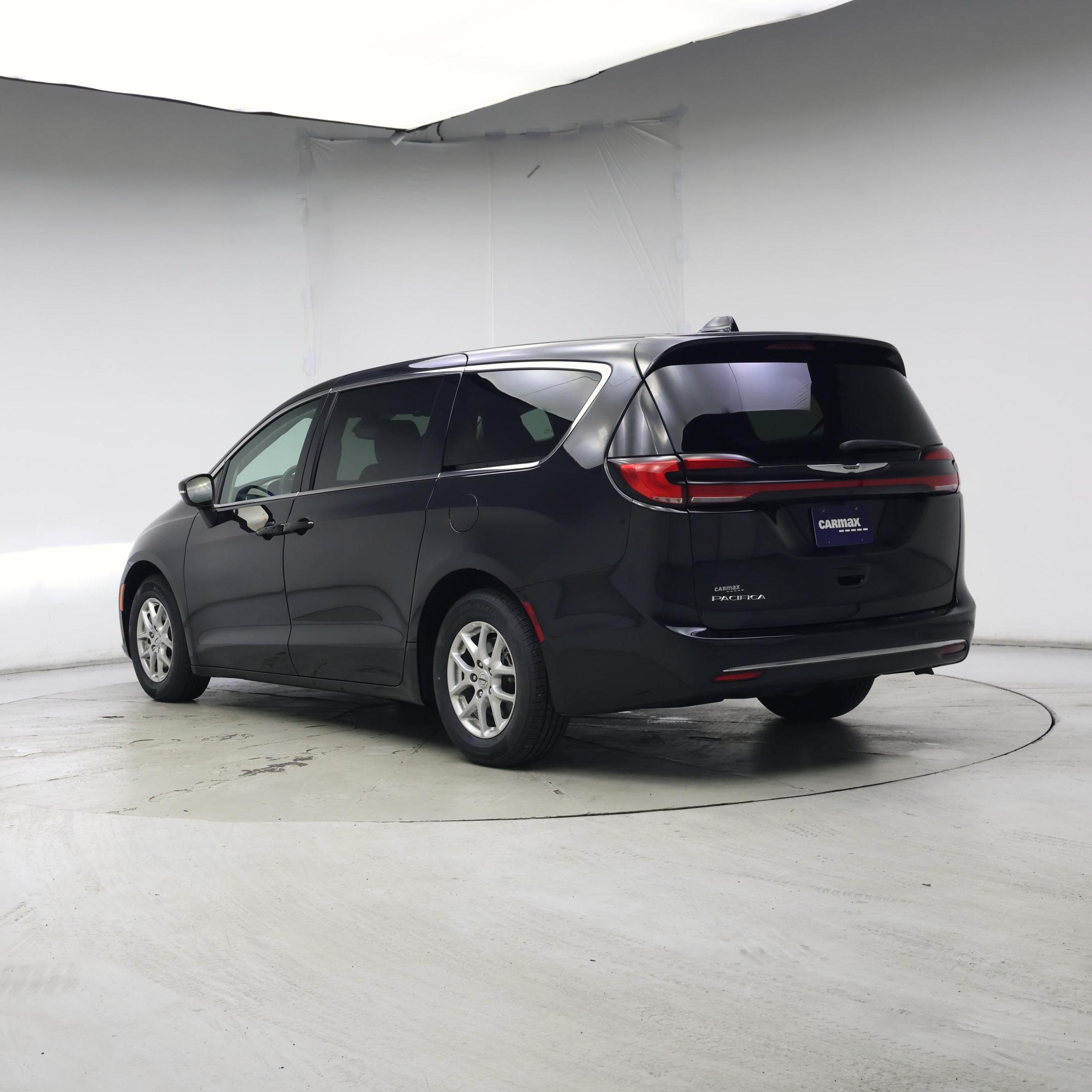 Thumbnail: 2023 Chrysler Pacifica - 2