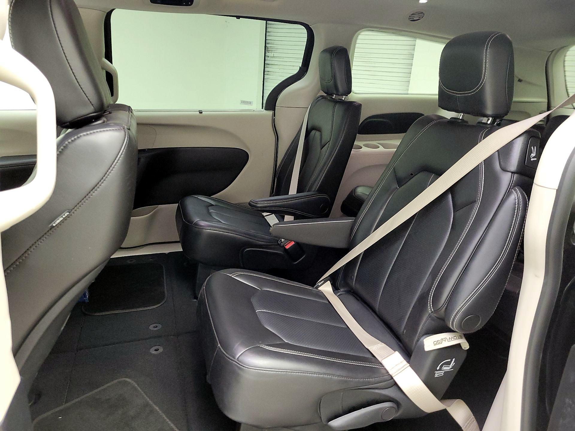 Thumbnail: 2023 Chrysler Pacifica - 19