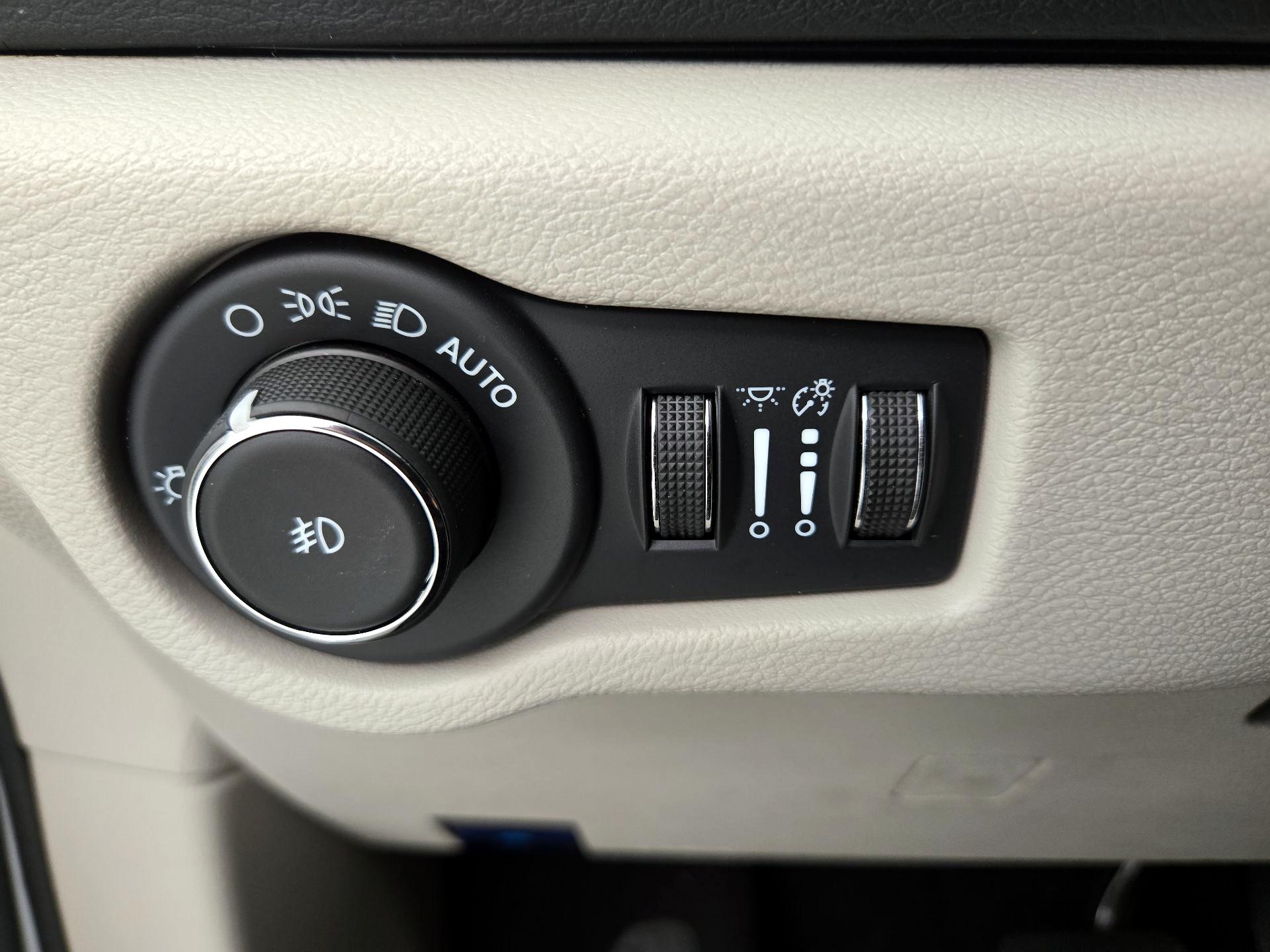 Thumbnail: 2024 Chrysler Pacifica - 13