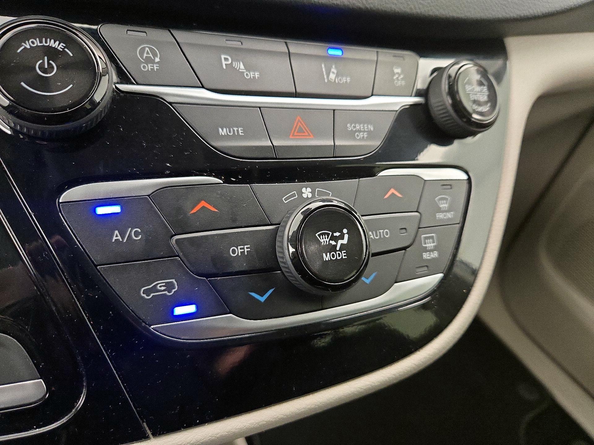 Thumbnail: 2024 Chrysler Pacifica - 16