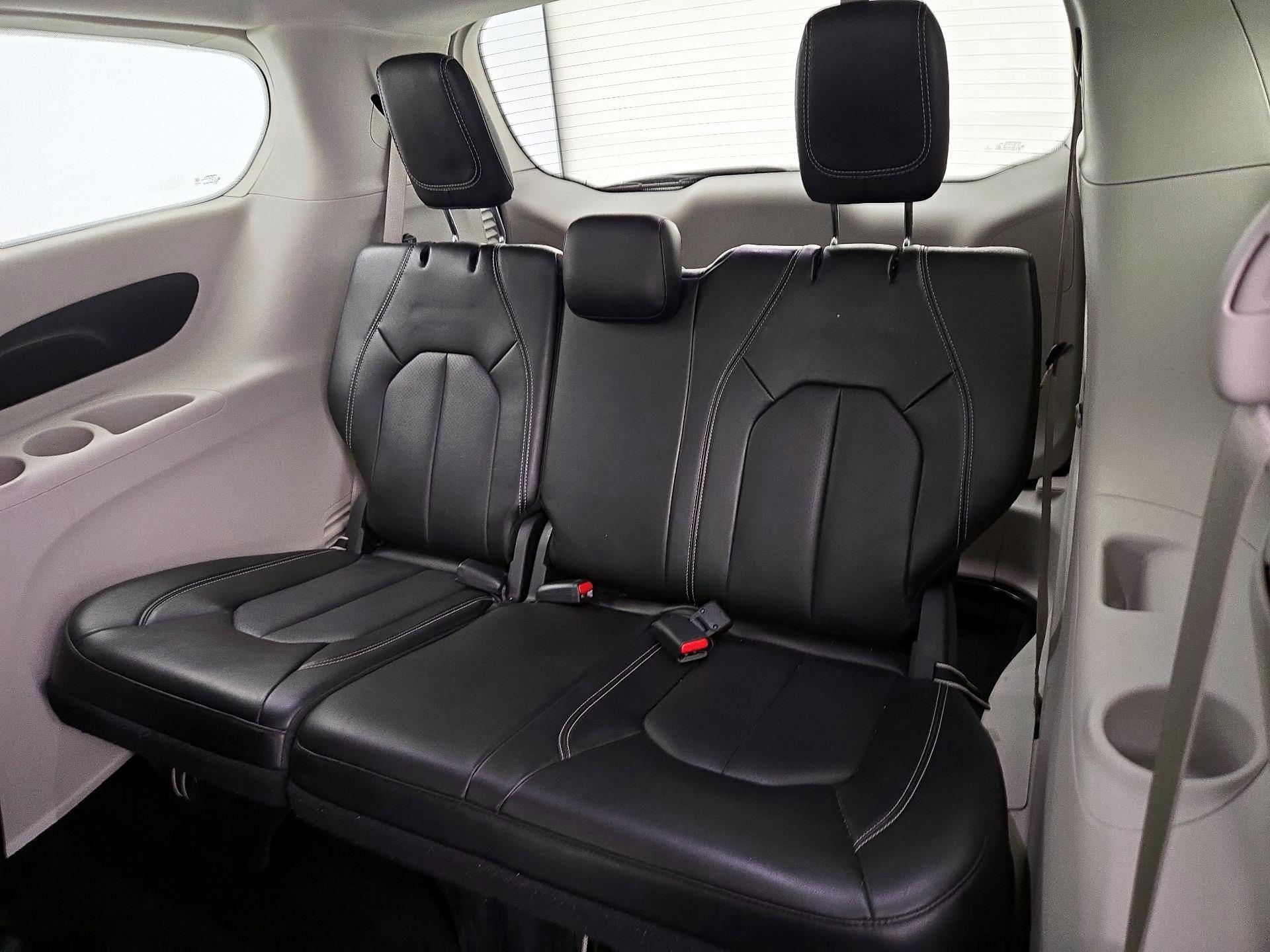 Thumbnail: 2024 Chrysler Pacifica - 20