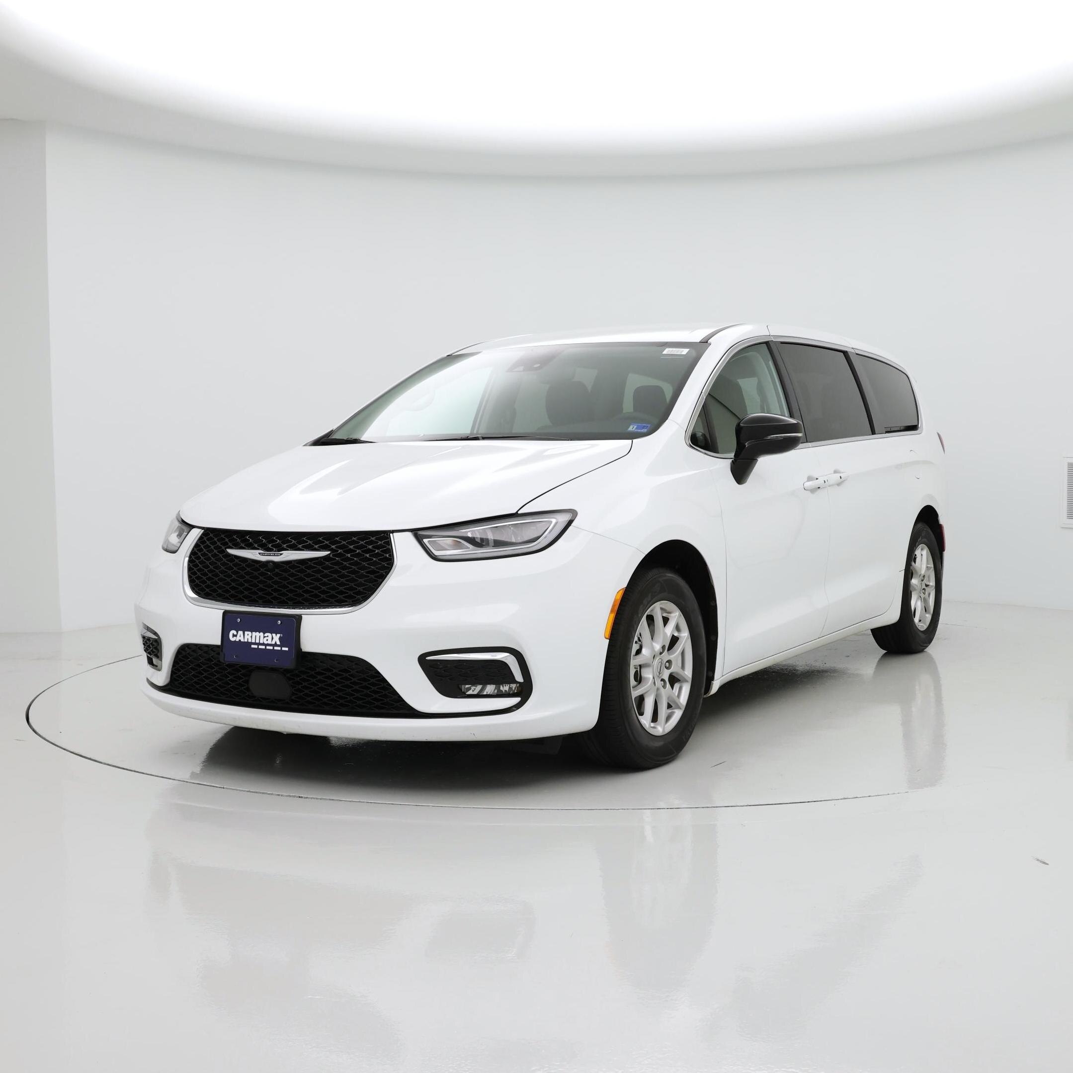 Thumbnail: 2024 Chrysler Pacifica - 4