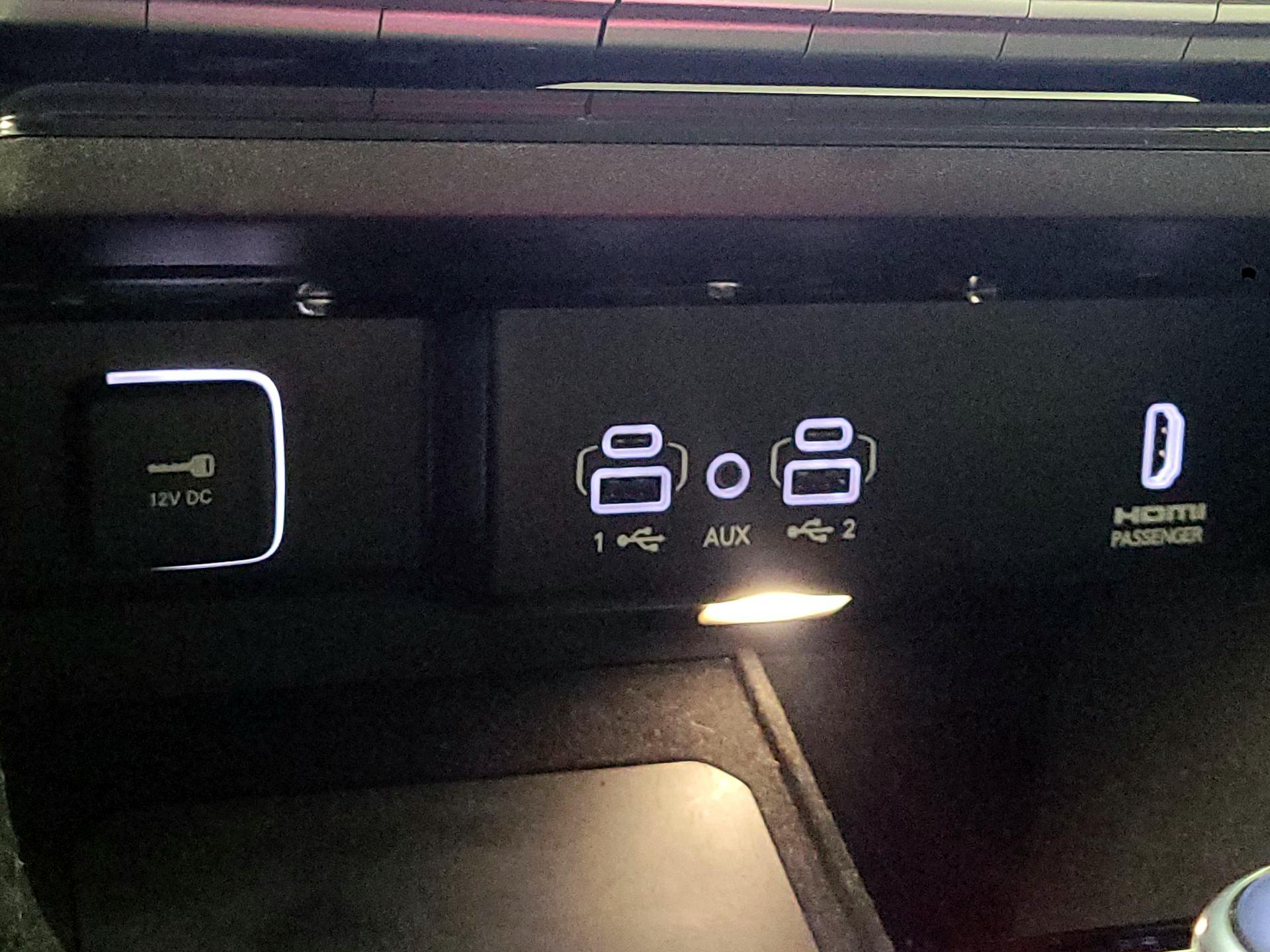 Thumbnail: 2022 Jeep Wagoneer - 19