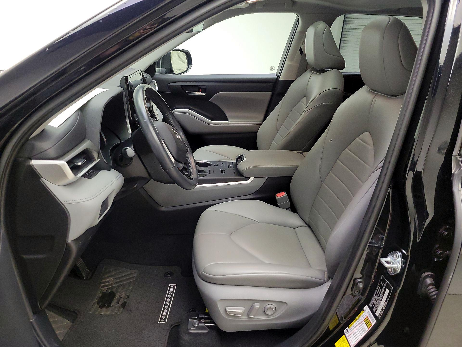 Thumbnail: 2021 Toyota Highlander - 11