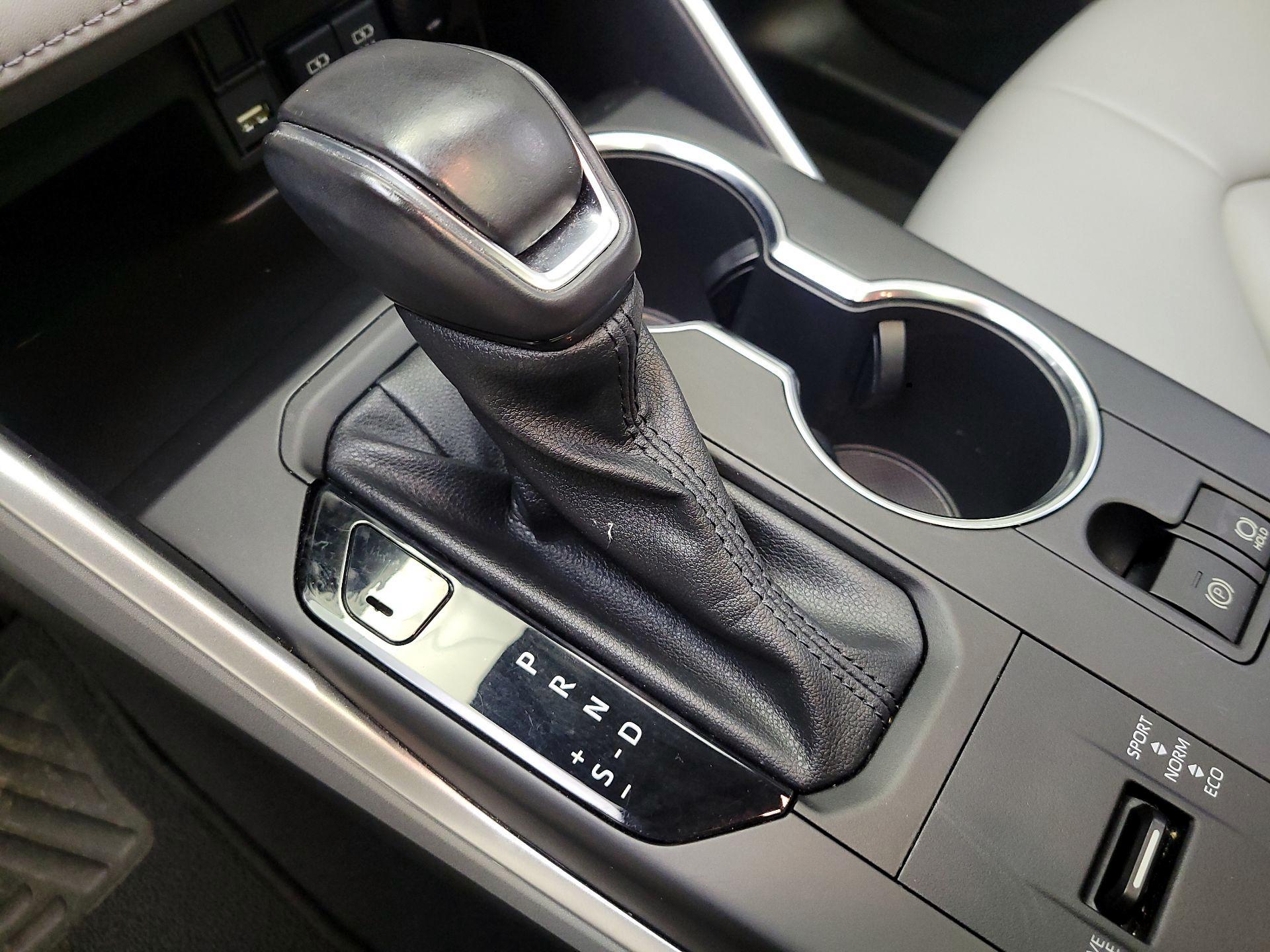 Thumbnail: 2021 Toyota Highlander - 17