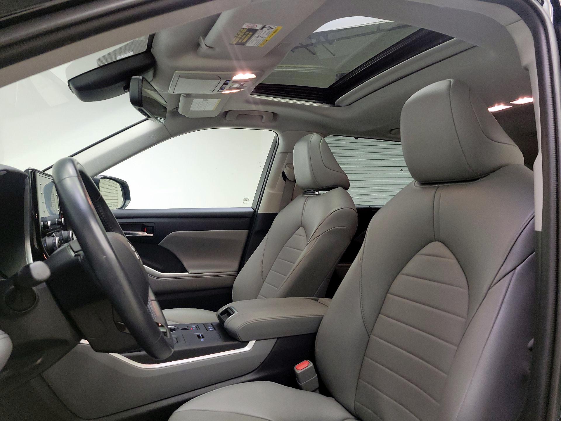 Thumbnail: 2021 Toyota Highlander - 19