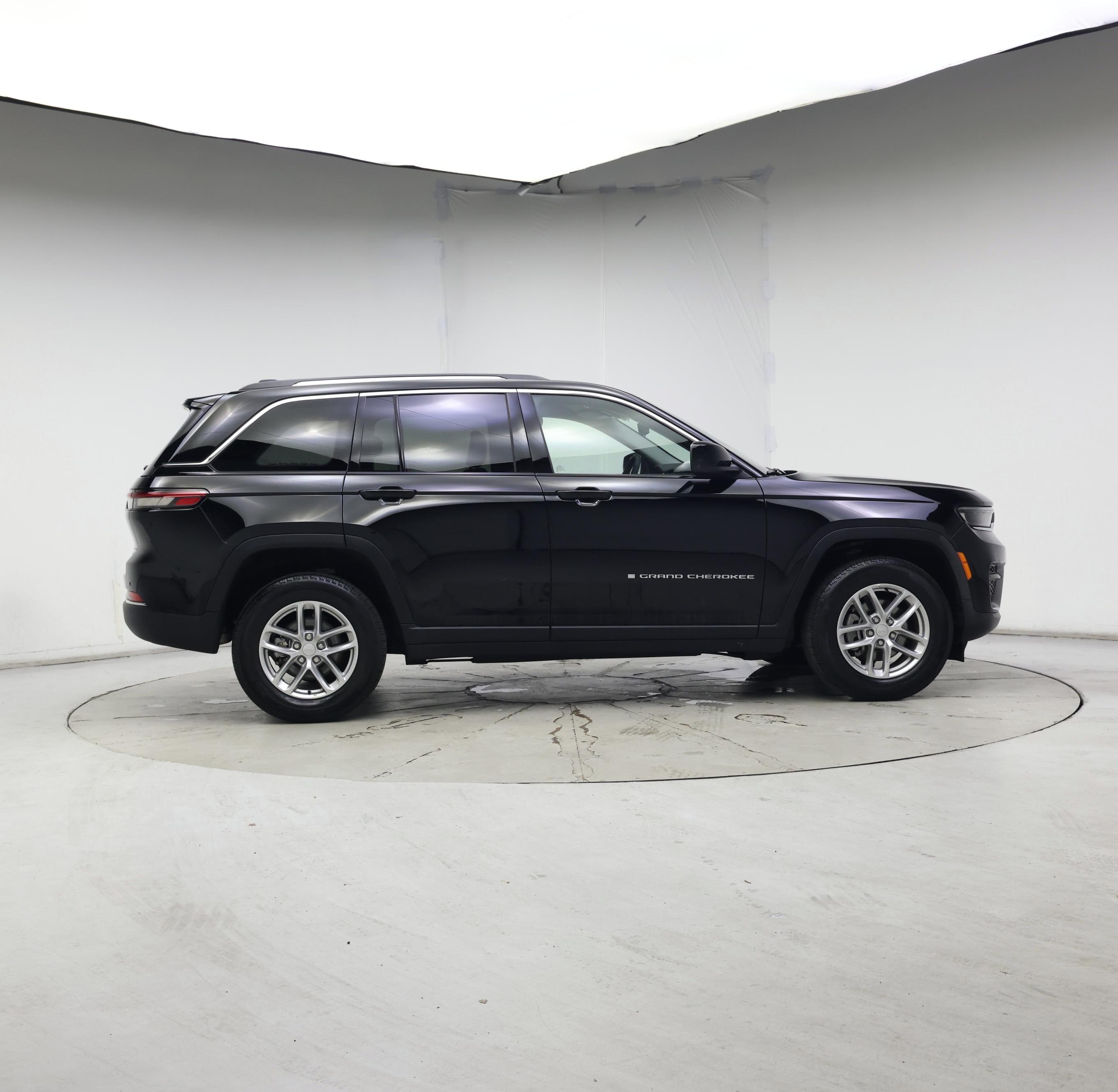 Thumbnail: 2023 Jeep Grand Cherokee - 7