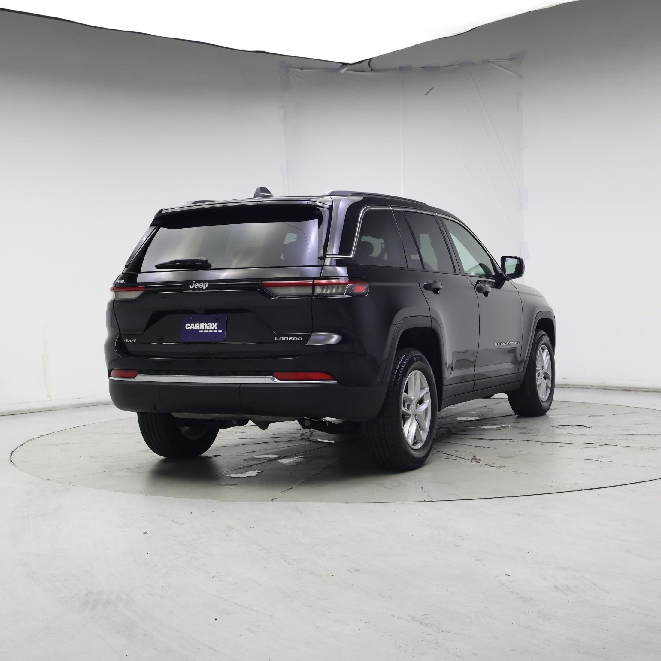 Thumbnail: 2023 Jeep Grand Cherokee - 8