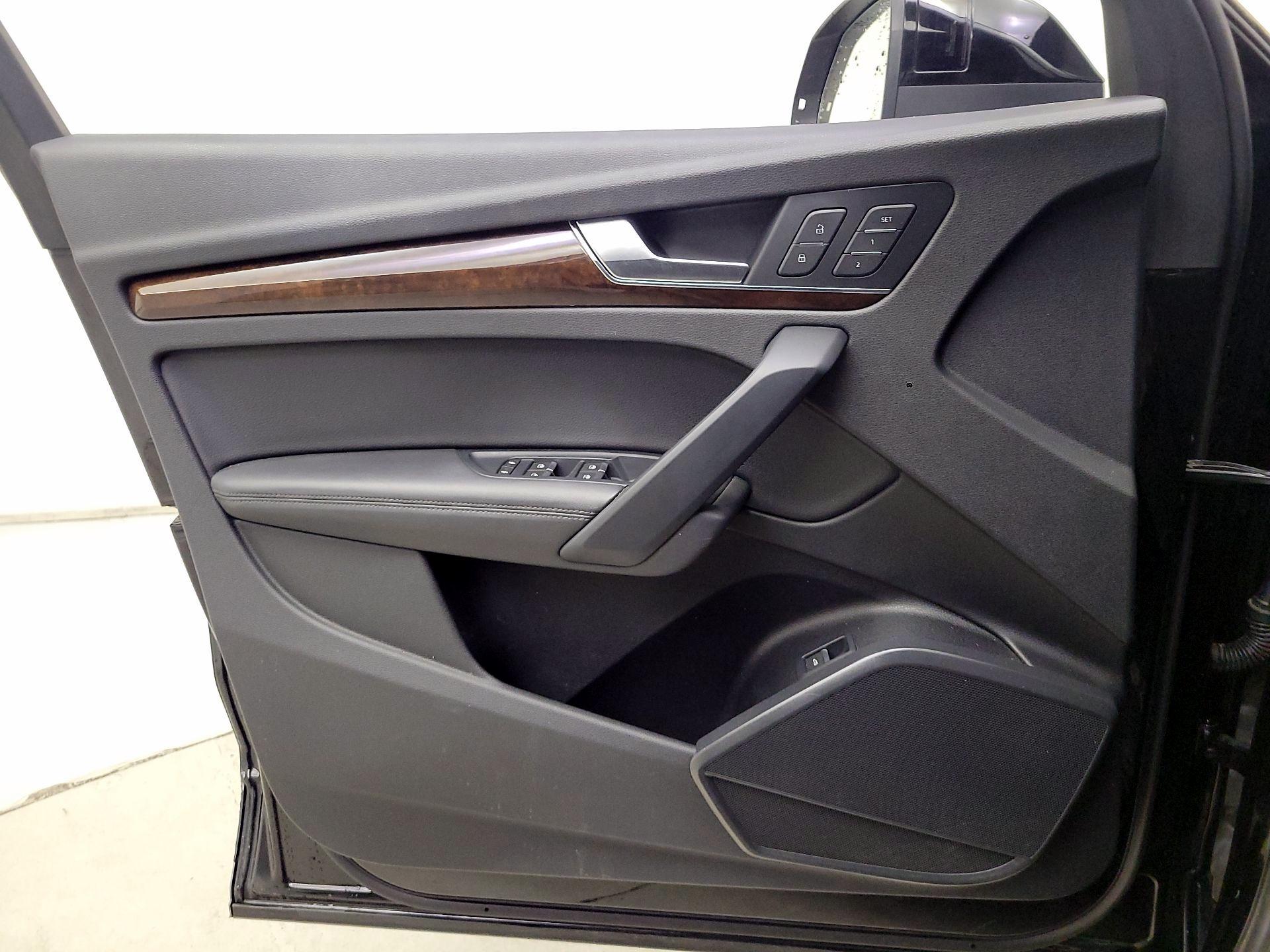 Thumbnail: 2020 Audi Q5 - 12