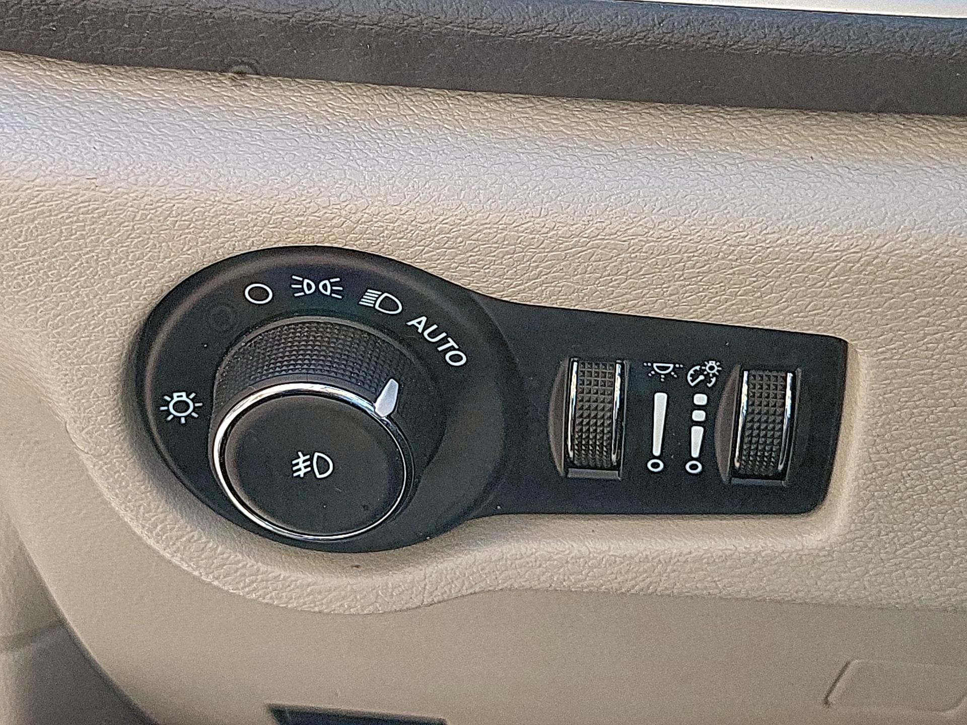 Thumbnail: 2021 Chrysler Pacifica - 11