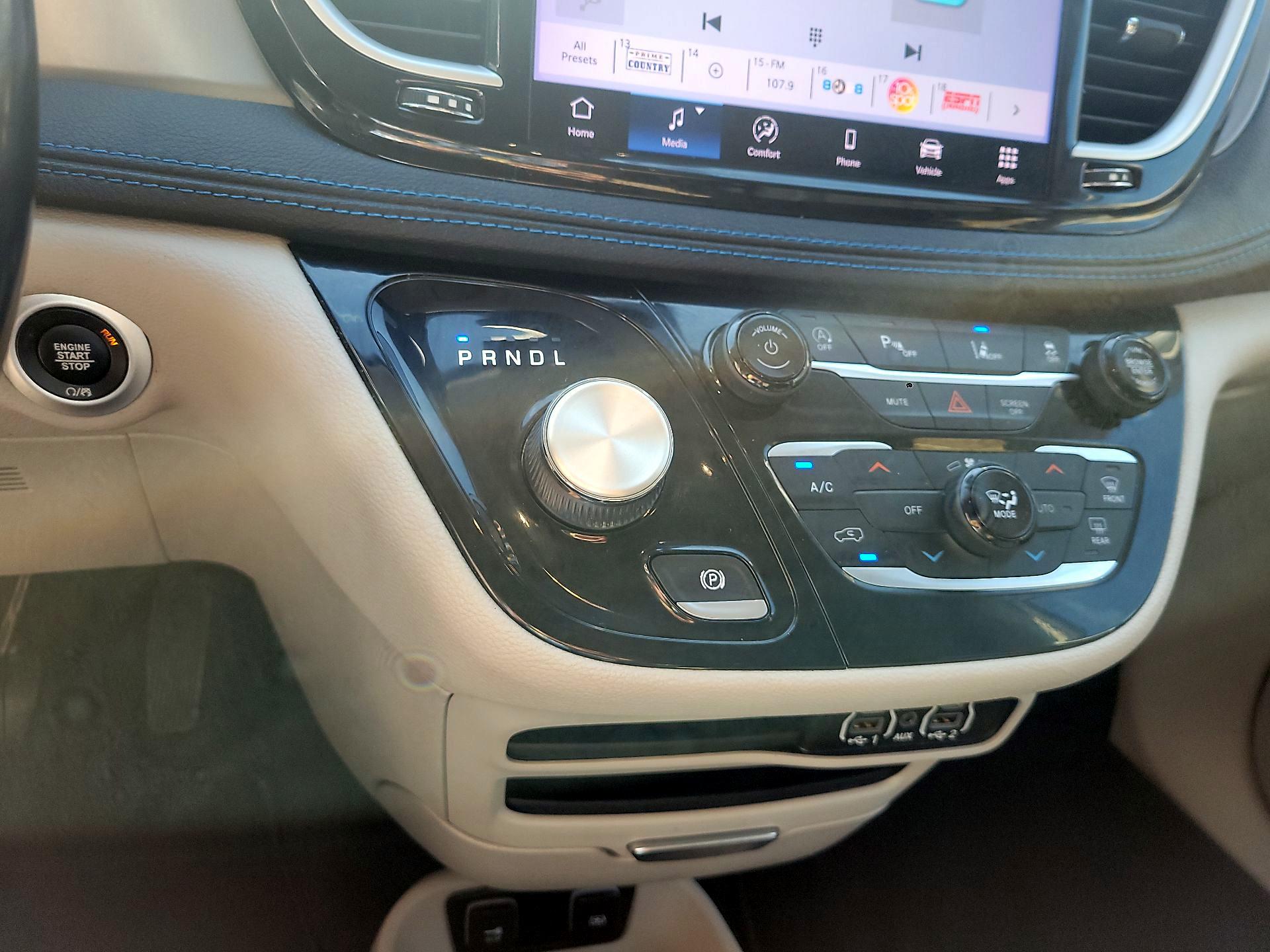 Thumbnail: 2021 Chrysler Pacifica - 15