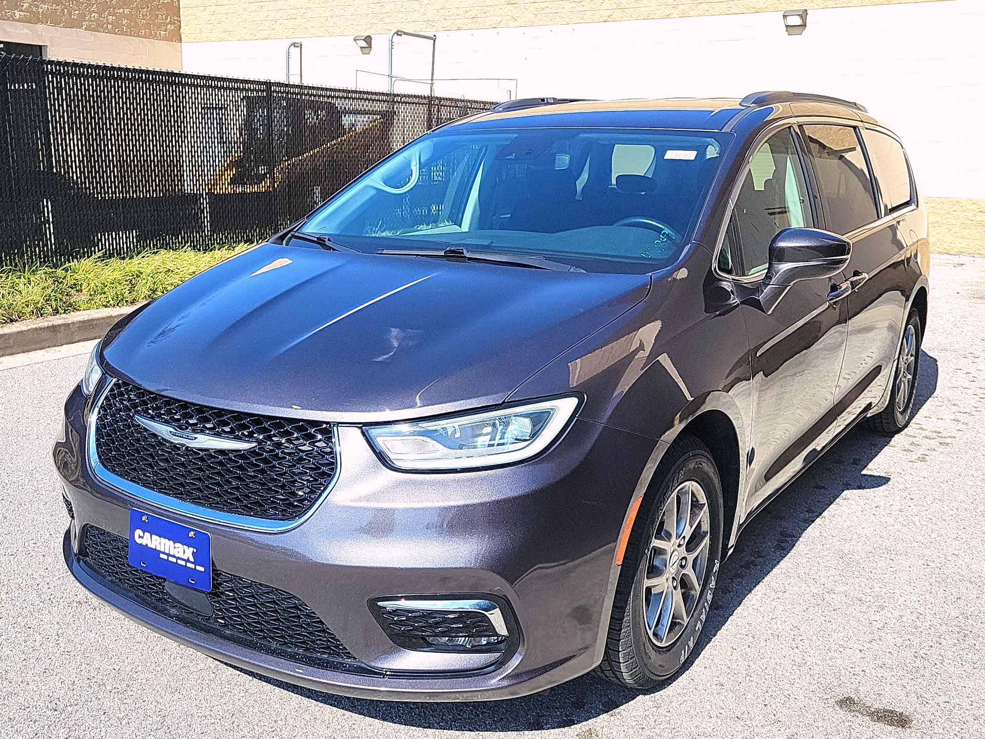 Thumbnail: 2021 Chrysler Pacifica - 3