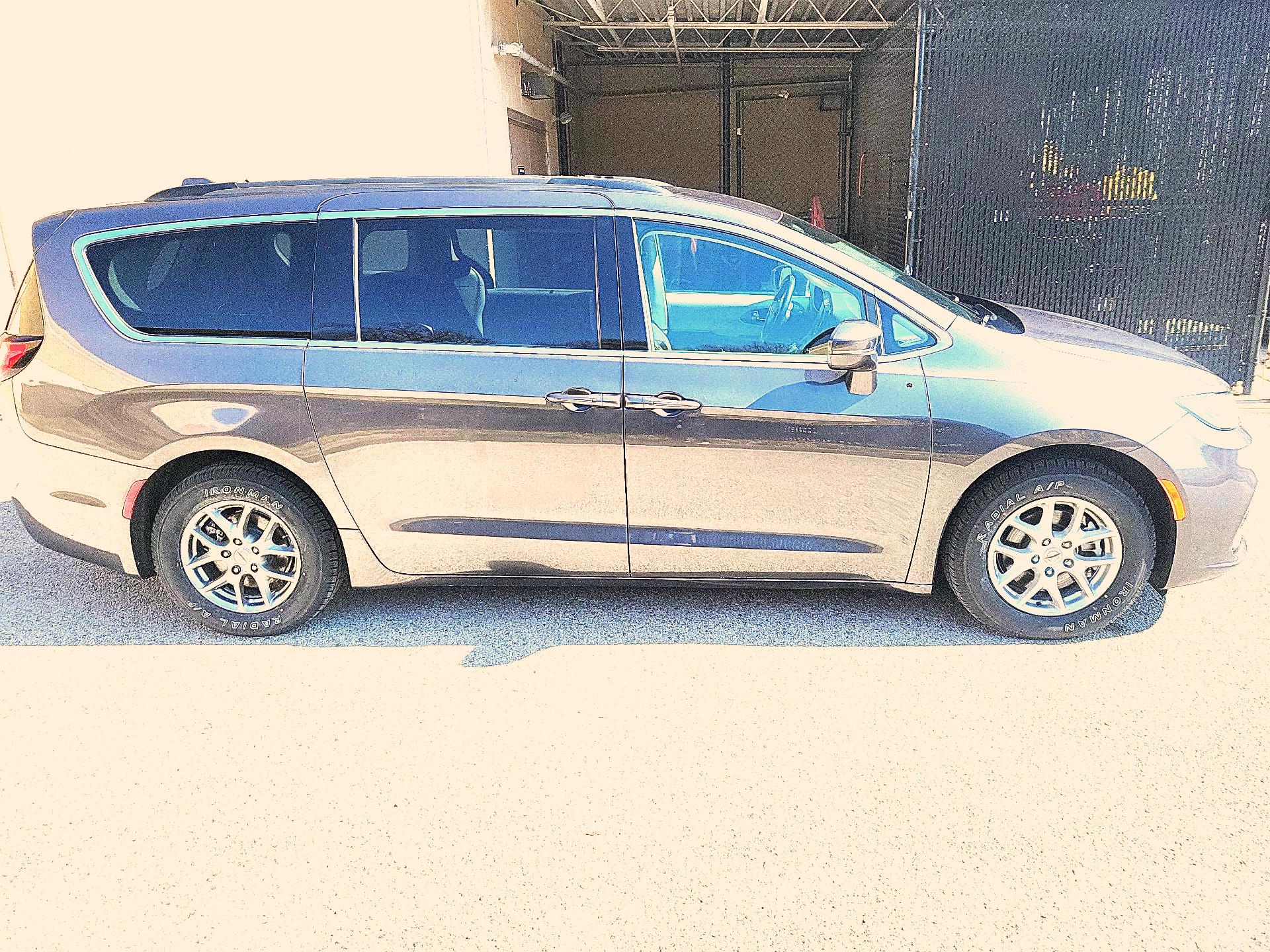 Thumbnail: 2021 Chrysler Pacifica - 4