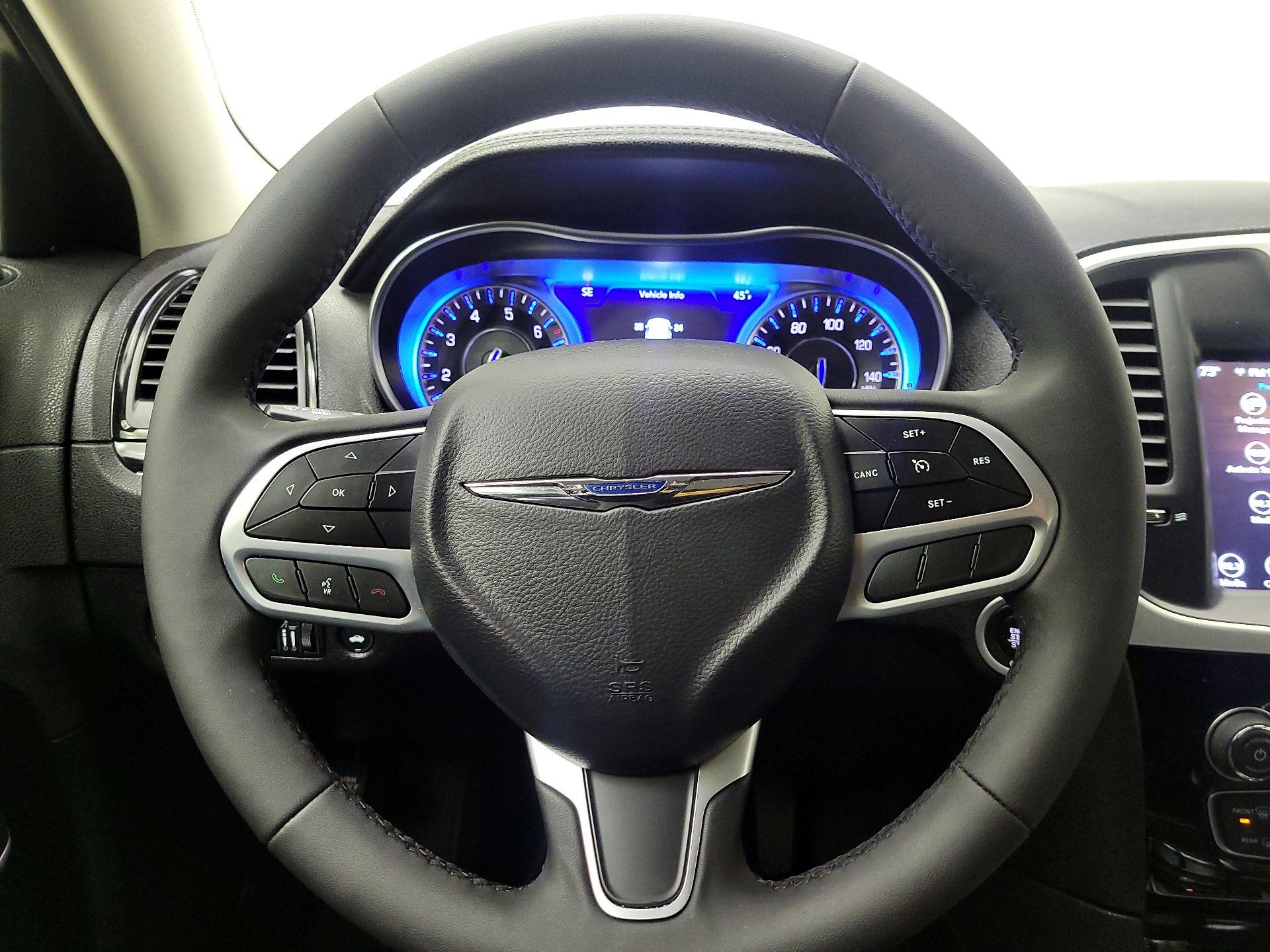 Thumbnail: 2023 Chrysler 300 - 10