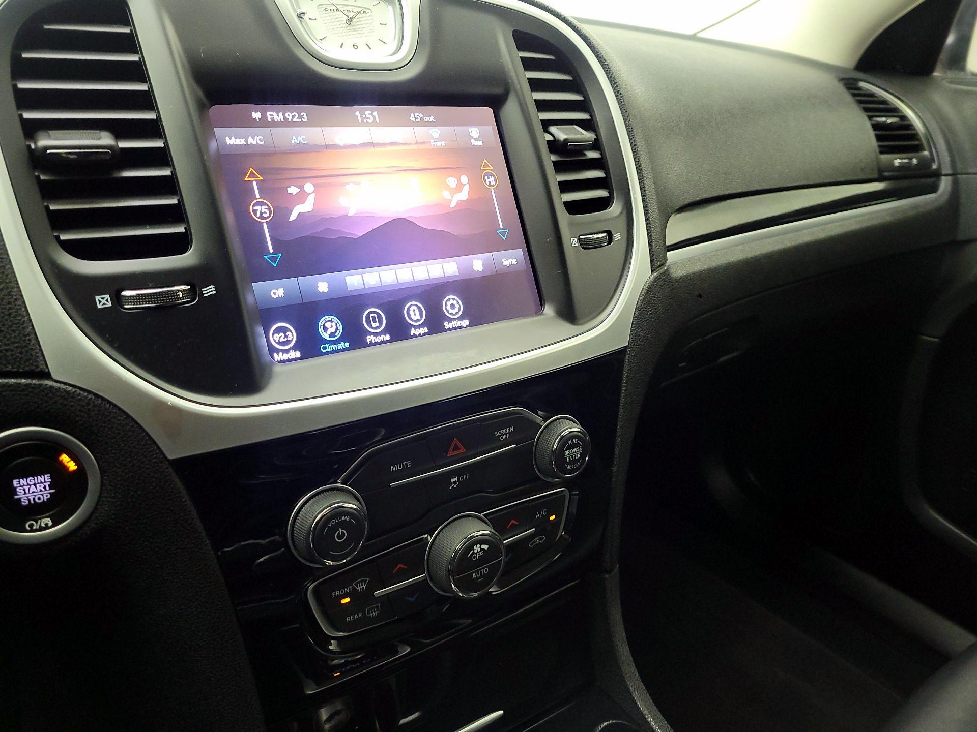 Thumbnail: 2023 Chrysler 300 - 16