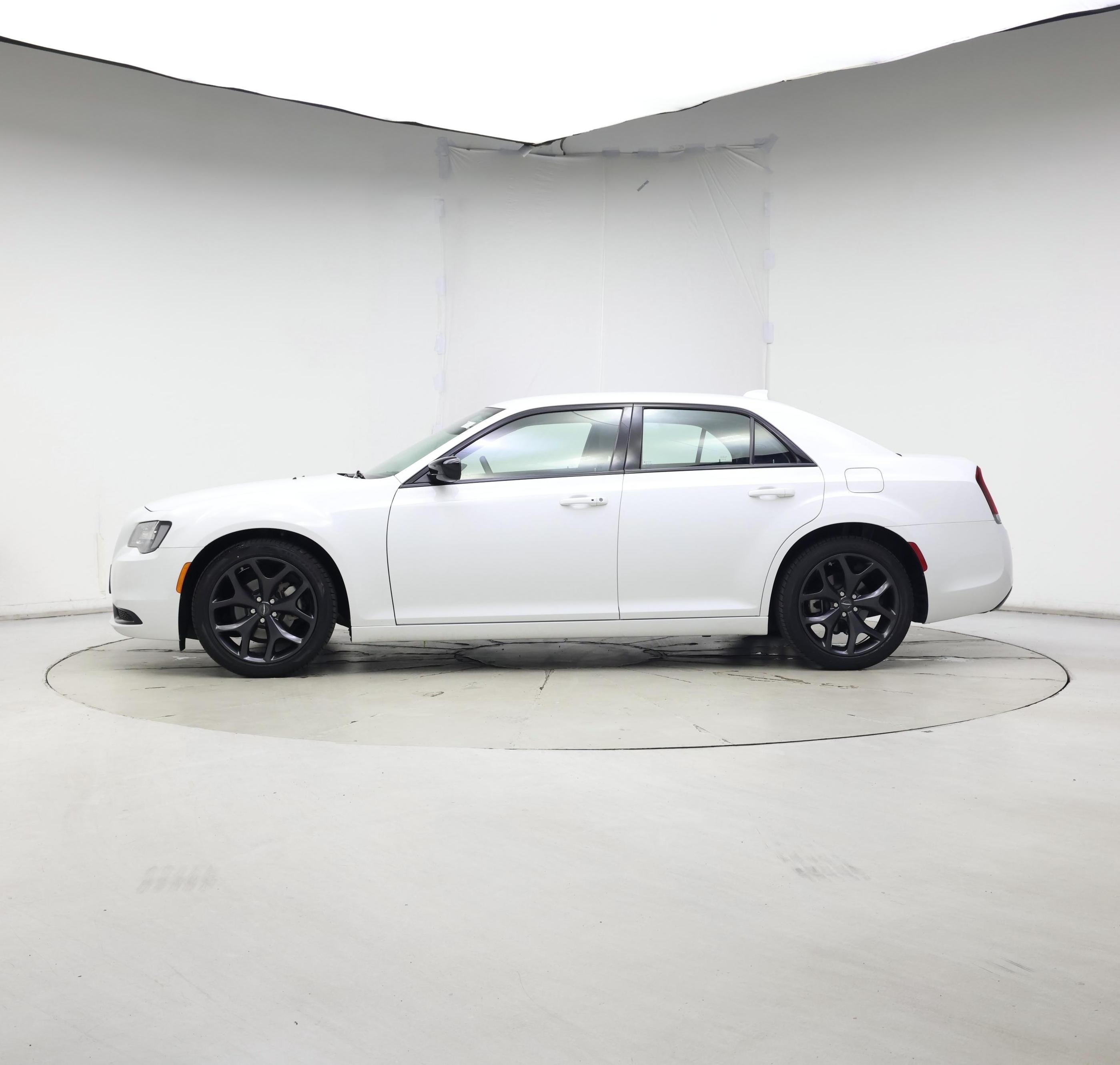 Thumbnail: 2023 Chrysler 300 - 3