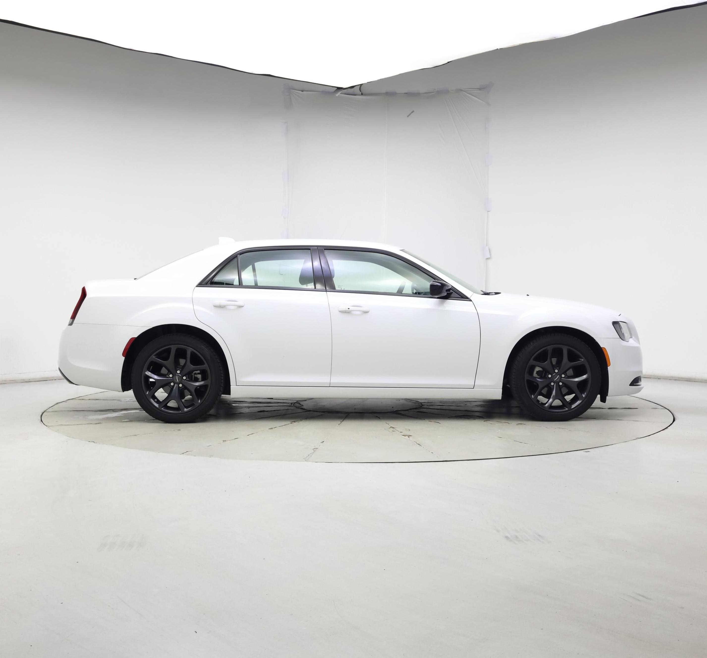 Thumbnail: 2023 Chrysler 300 - 7