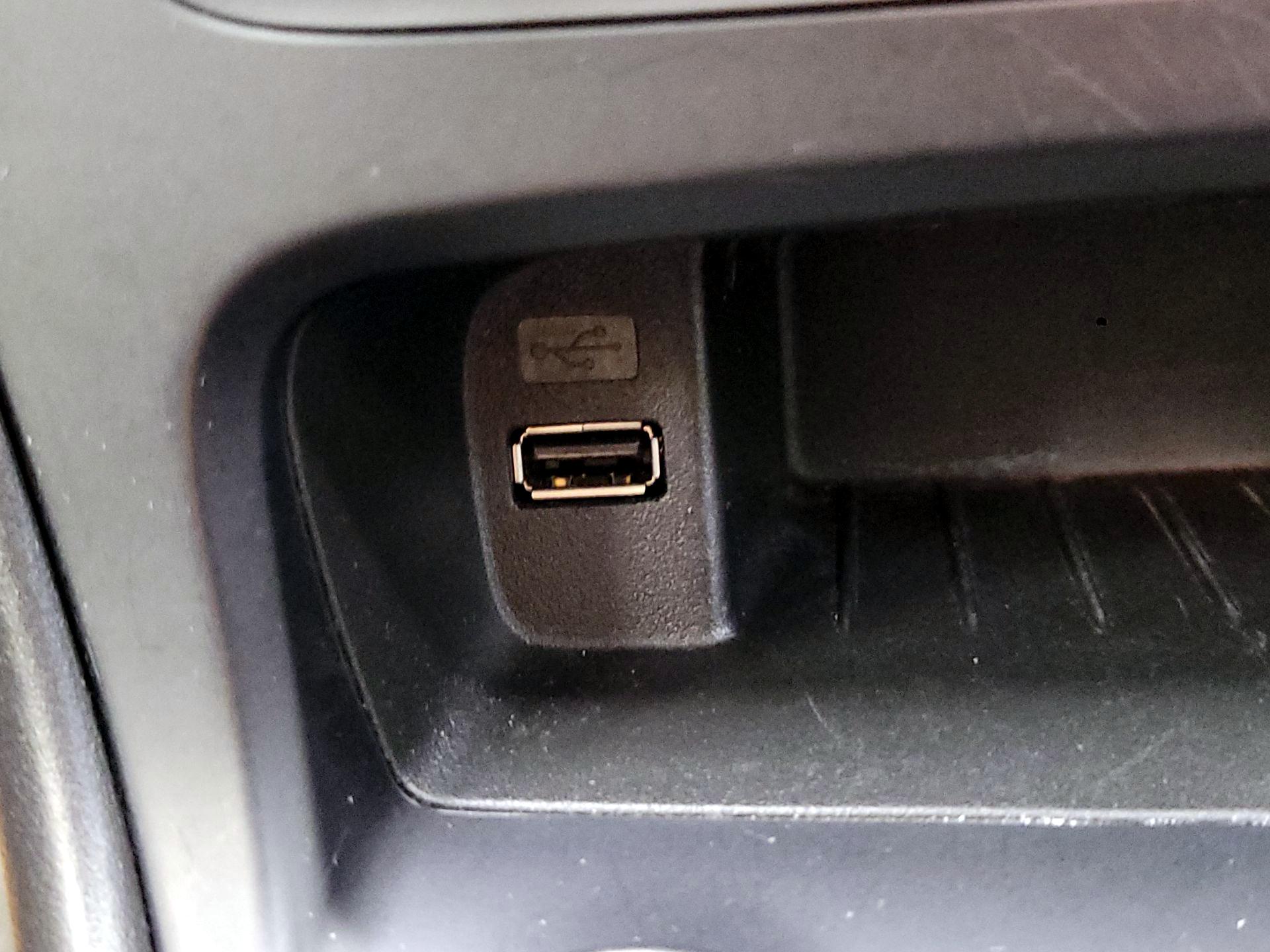 Thumbnail: 2018 Ford Focus - 18