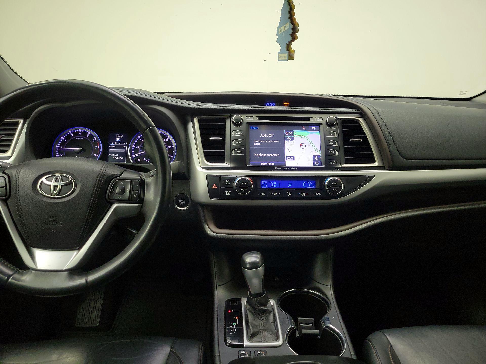 Thumbnail: 2016 Toyota Highlander - 9