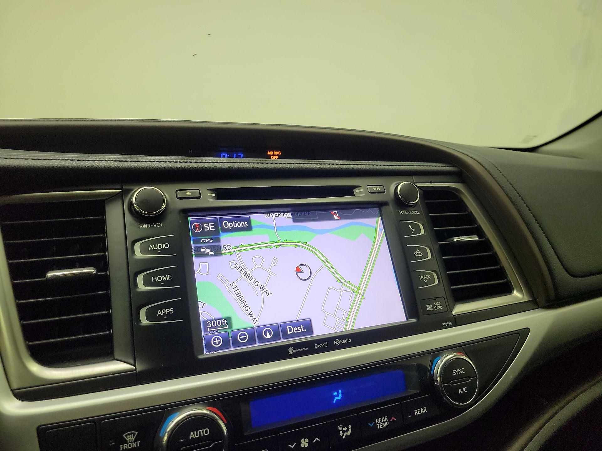 Thumbnail: 2016 Toyota Highlander - 14