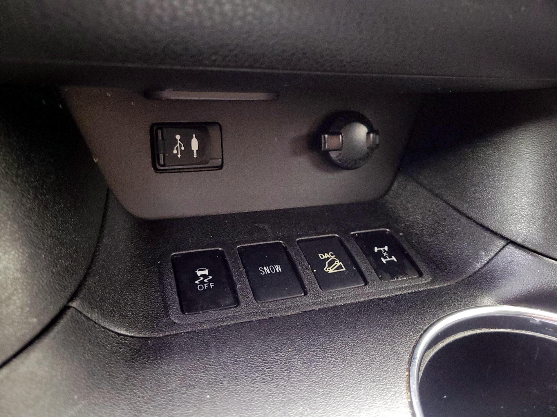 Thumbnail: 2016 Toyota Highlander - 19