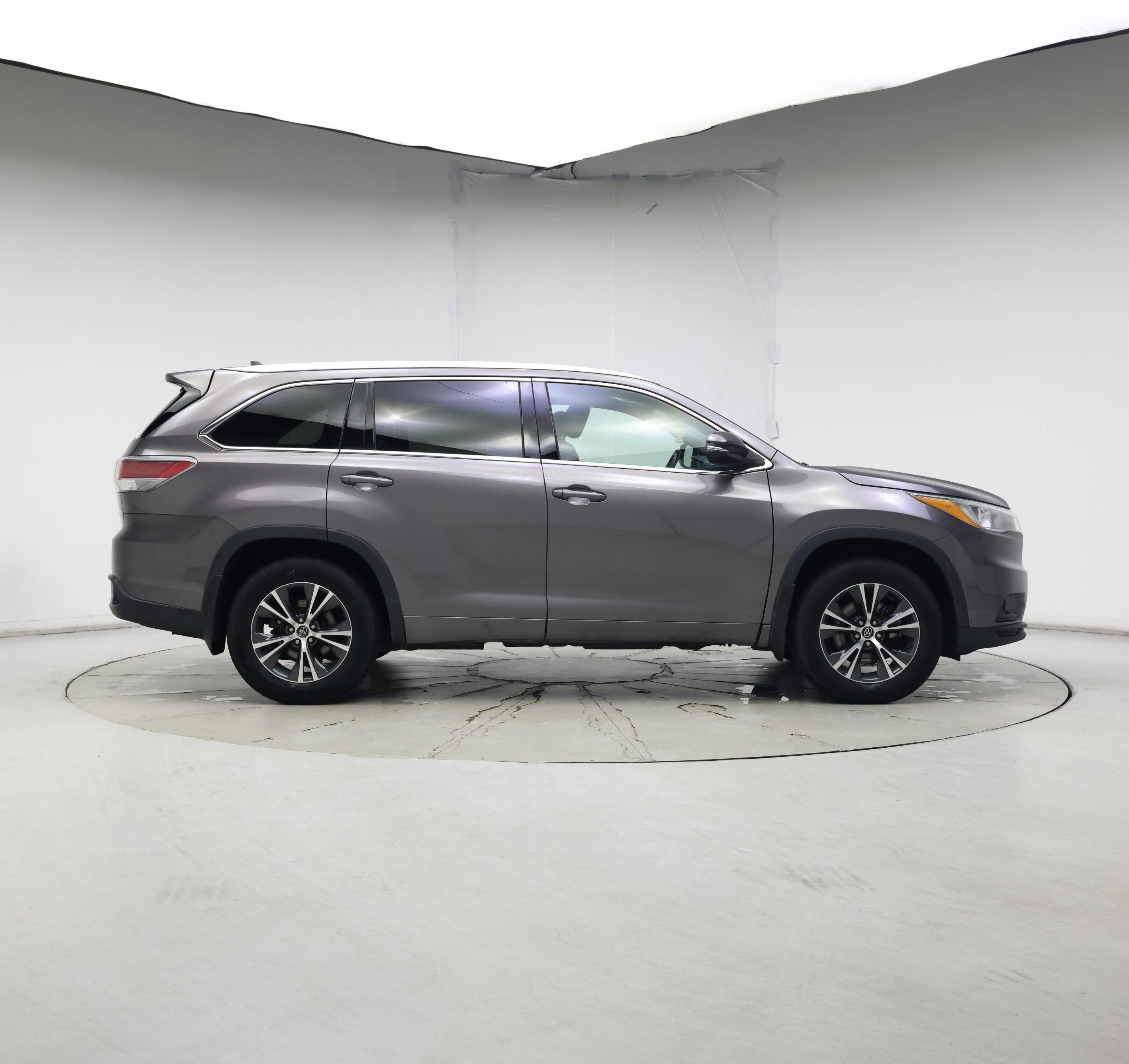 Thumbnail: 2016 Toyota Highlander - 7