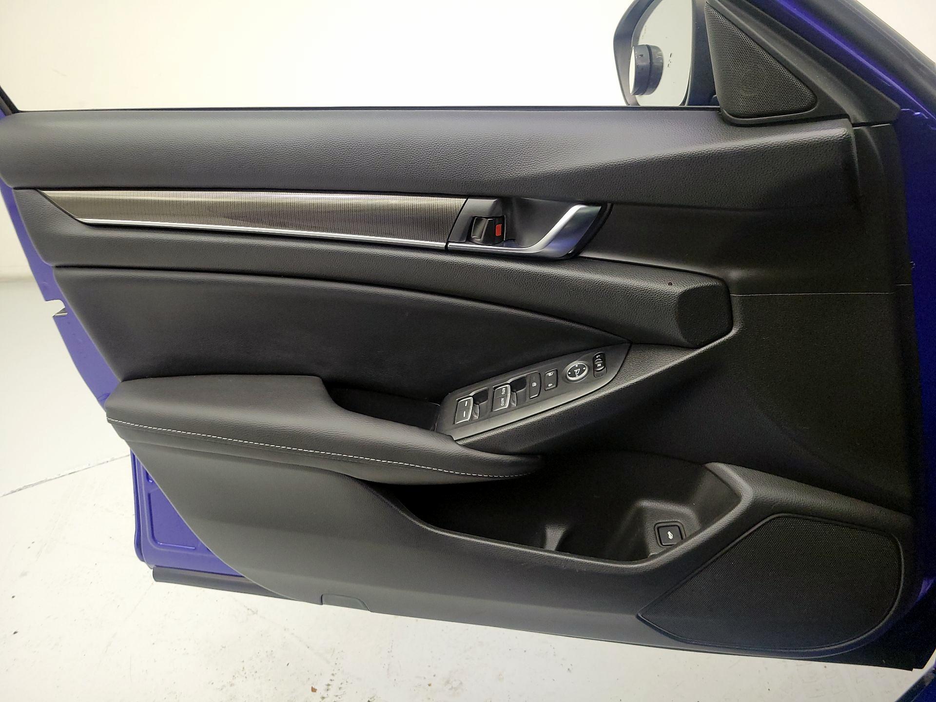 Thumbnail: 2018 Honda Accord - 12