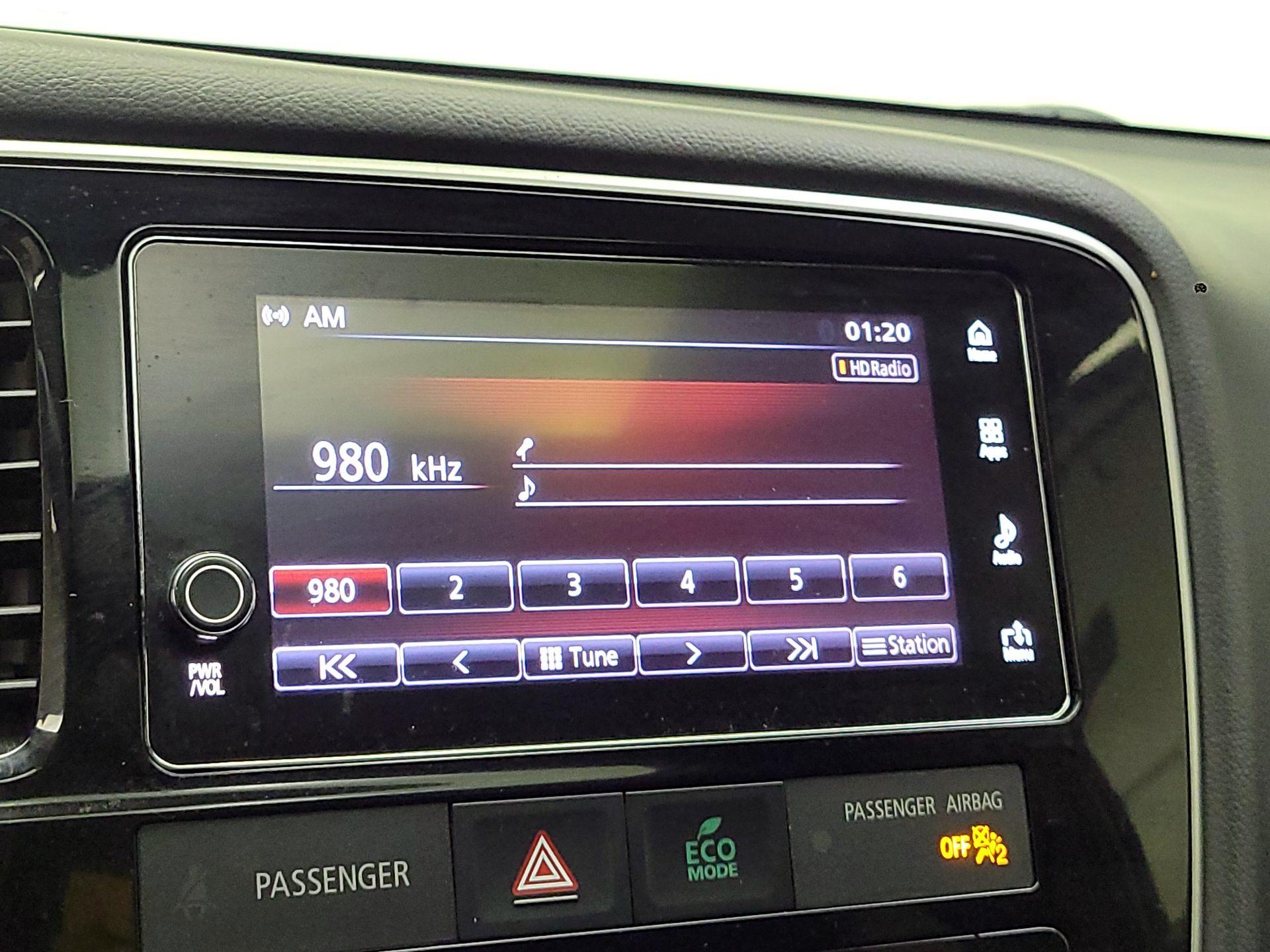 Thumbnail: 2018 Mitsubishi Outlander - 15