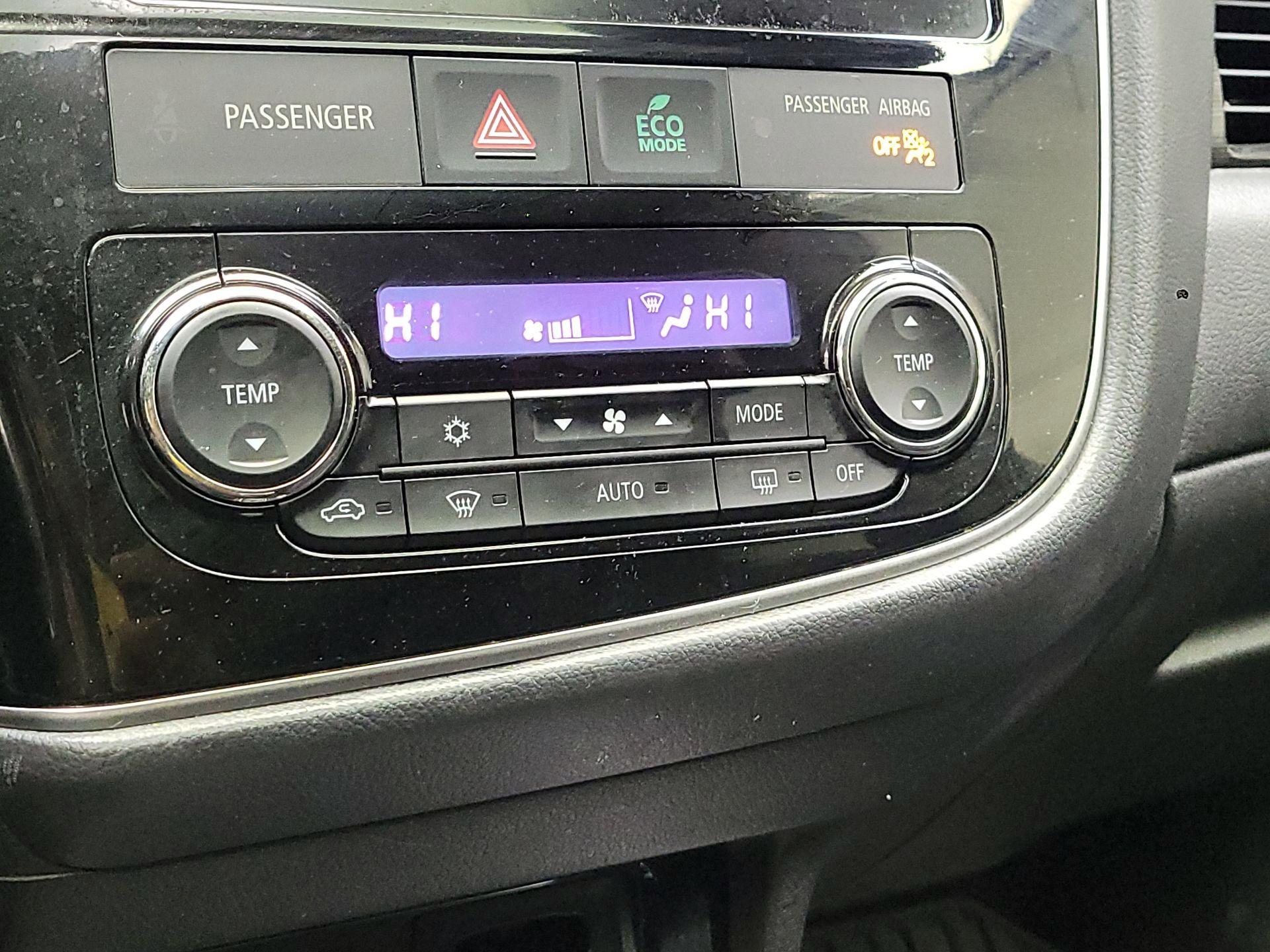 Thumbnail: 2018 Mitsubishi Outlander - 16