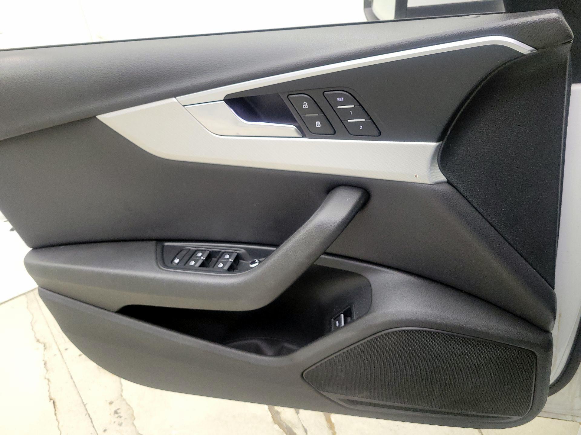 Thumbnail: 2017 Audi A4 - 12