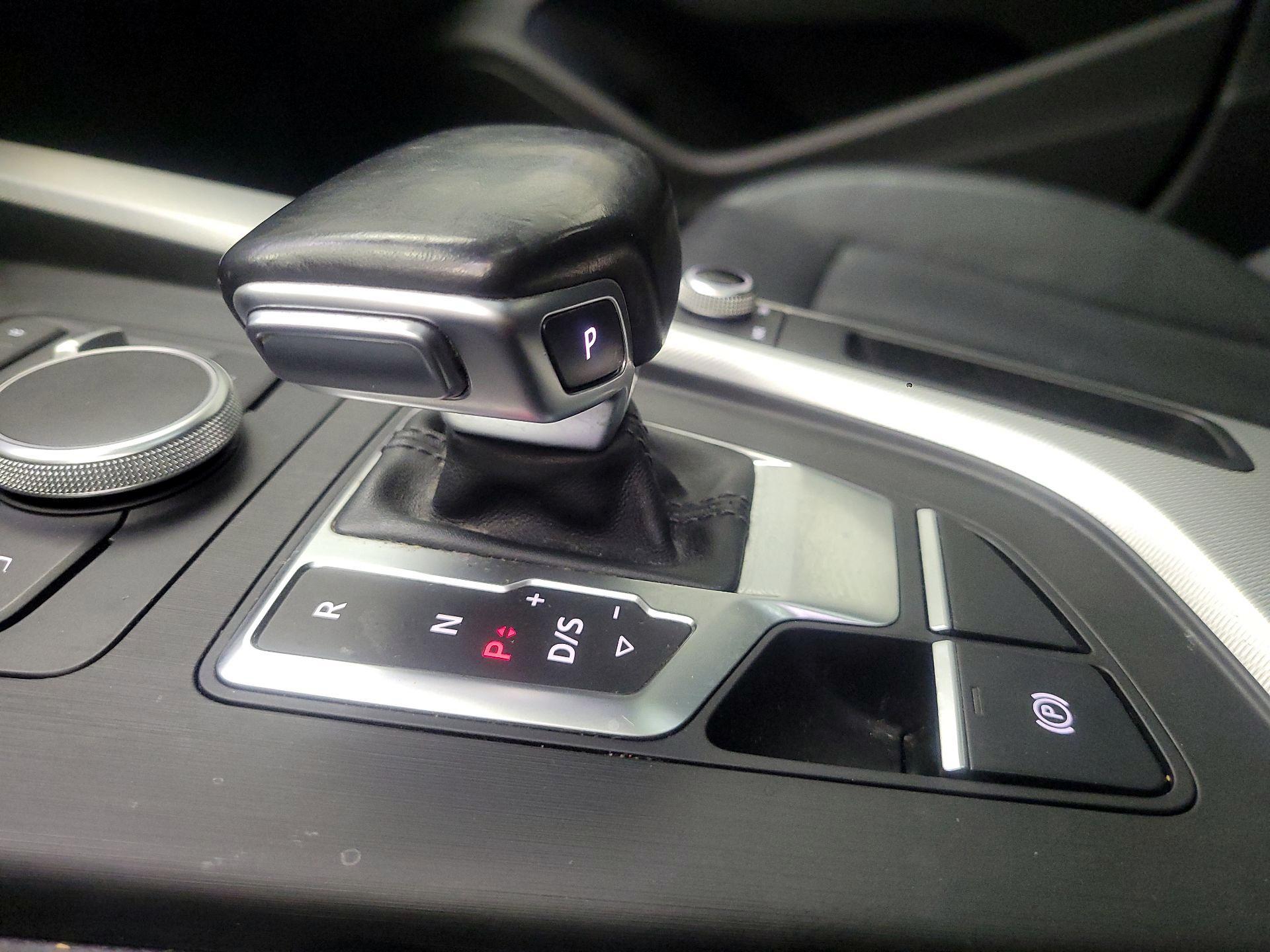 Thumbnail: 2017 Audi A4 - 17