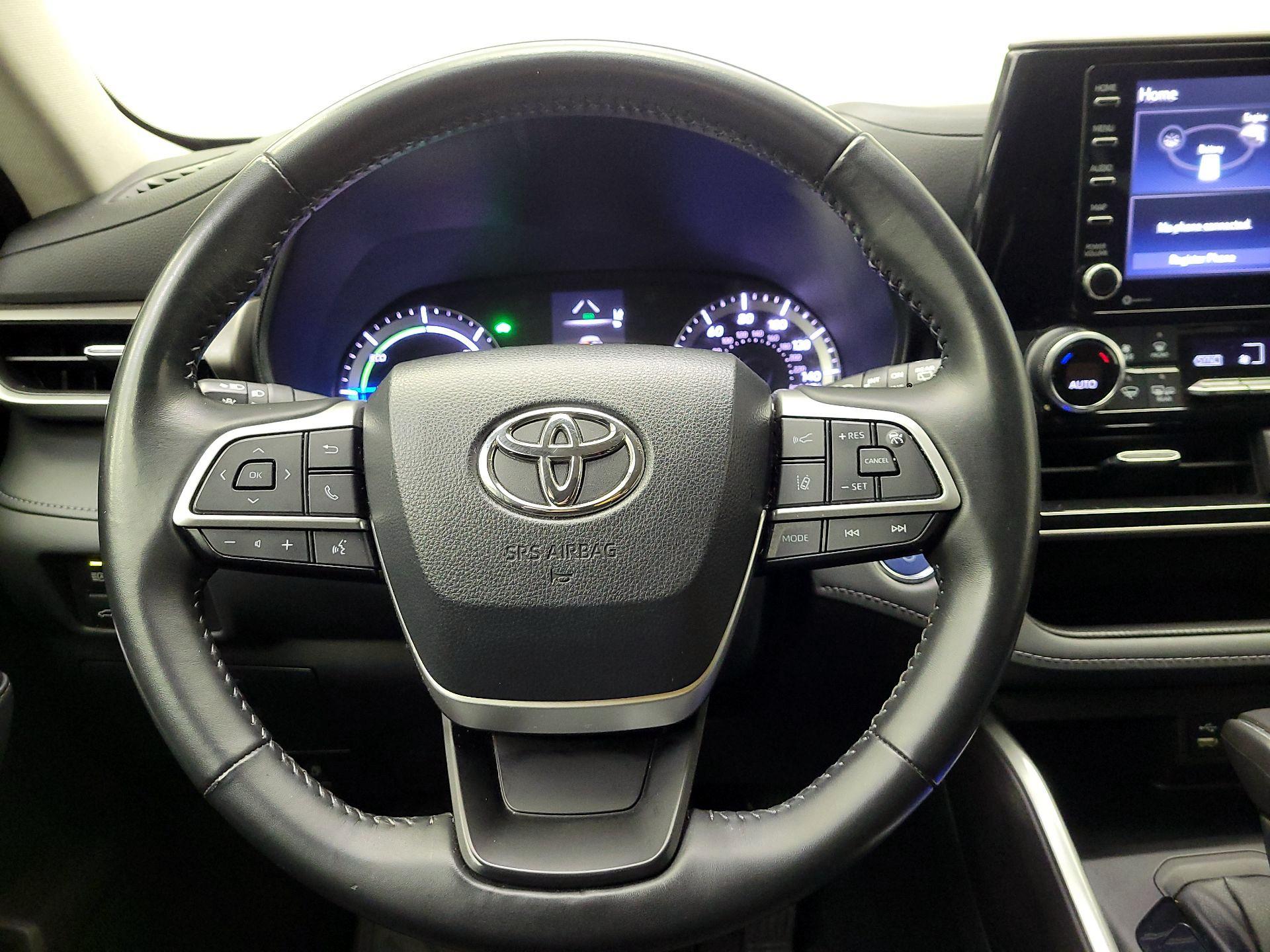 Thumbnail: 2022 Toyota Highlander - 10