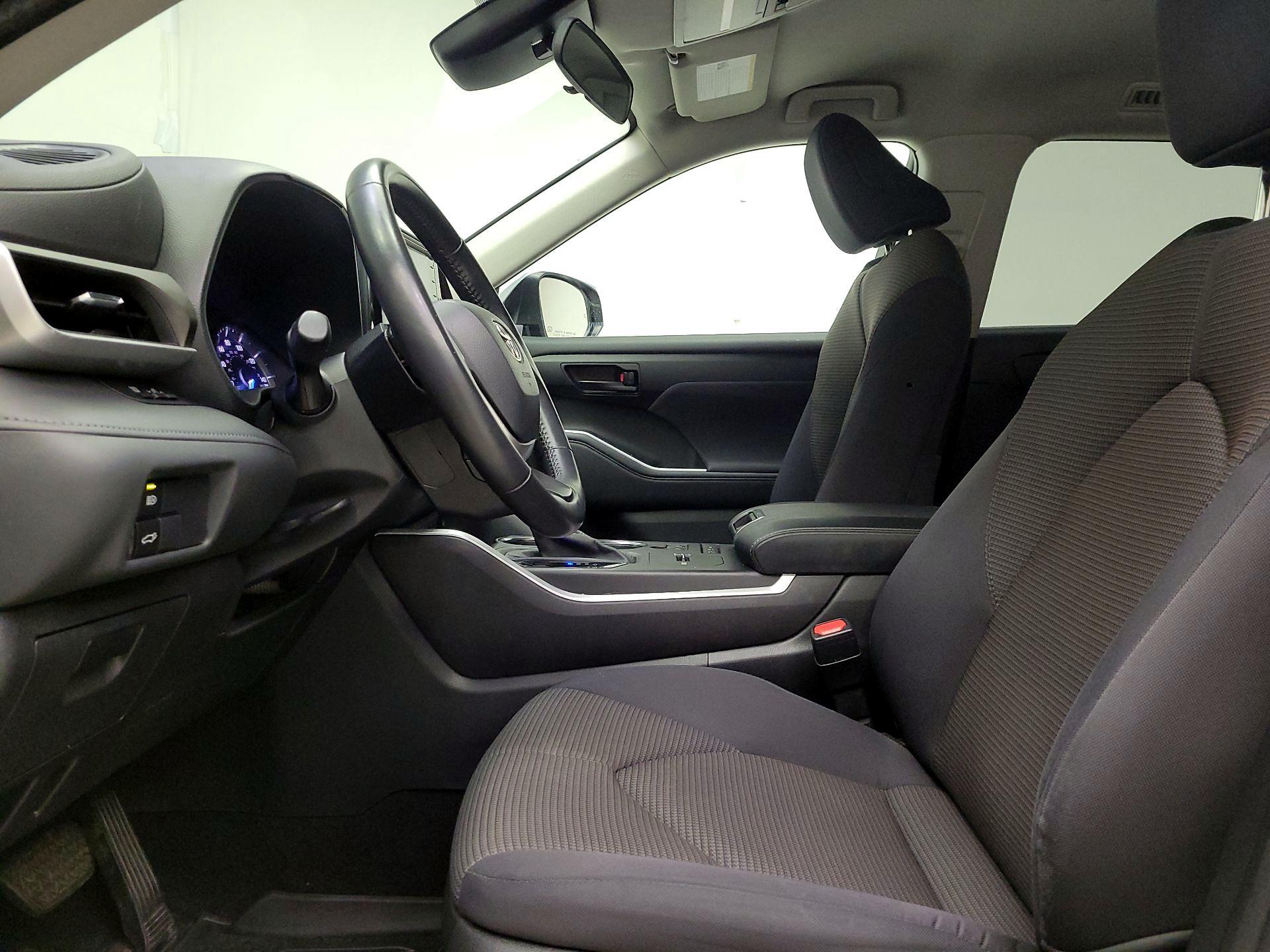 Thumbnail: 2022 Toyota Highlander - 11