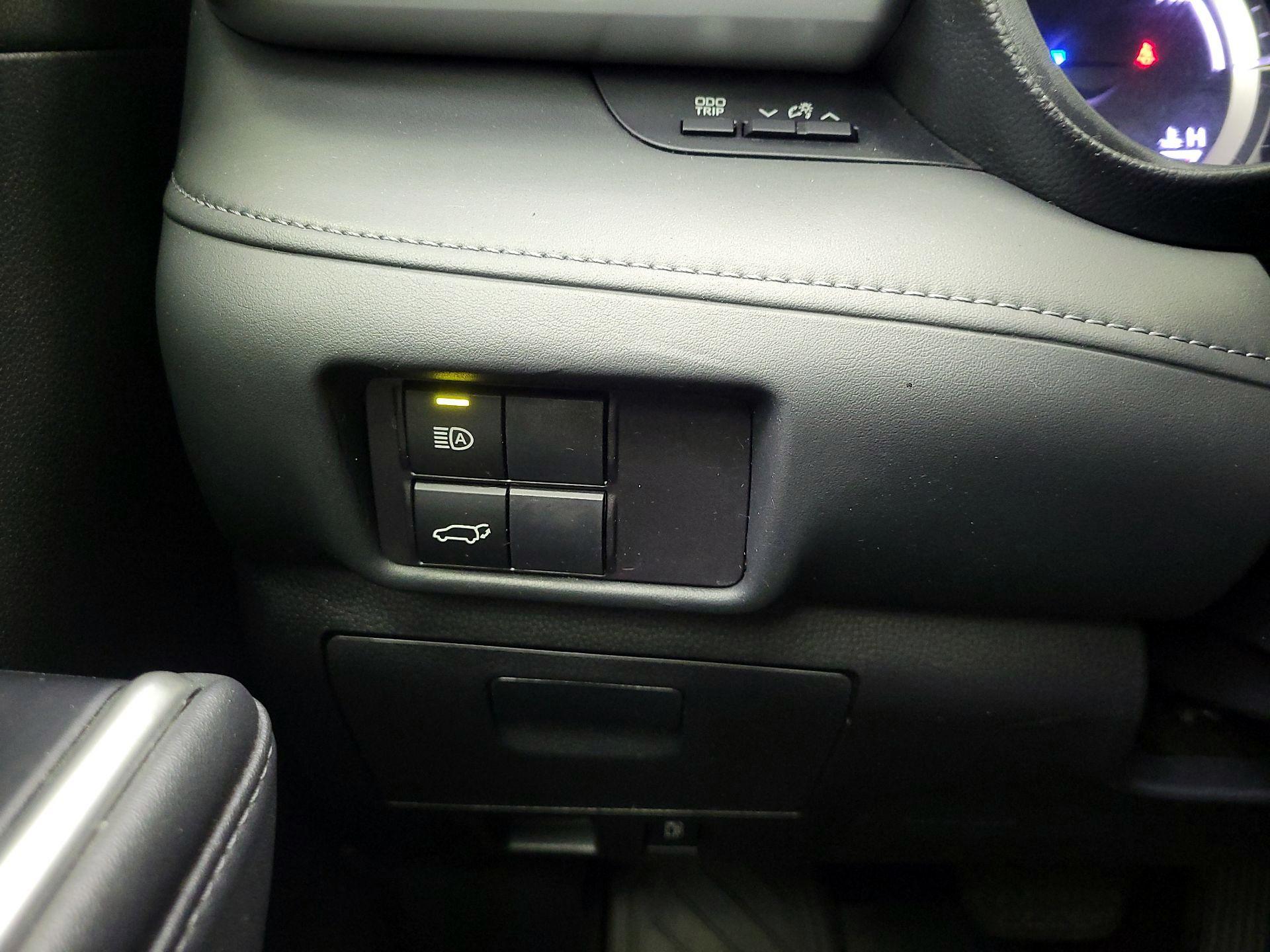 Thumbnail: 2022 Toyota Highlander - 13