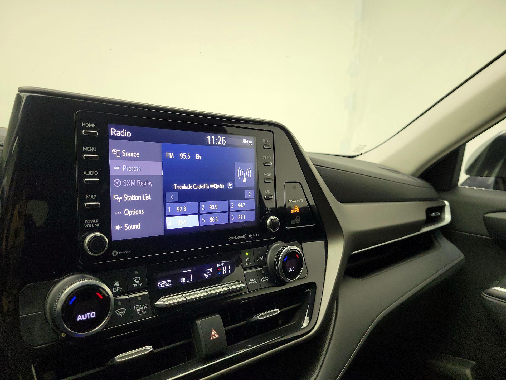 Thumbnail: 2022 Toyota Highlander - 16