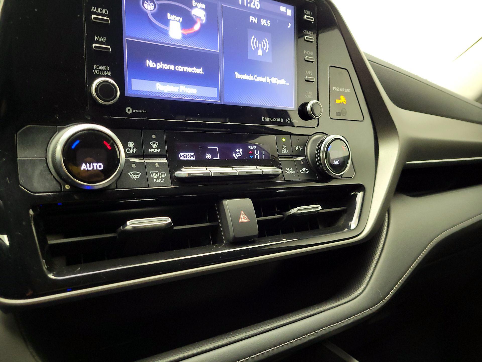 Thumbnail: 2022 Toyota Highlander - 17