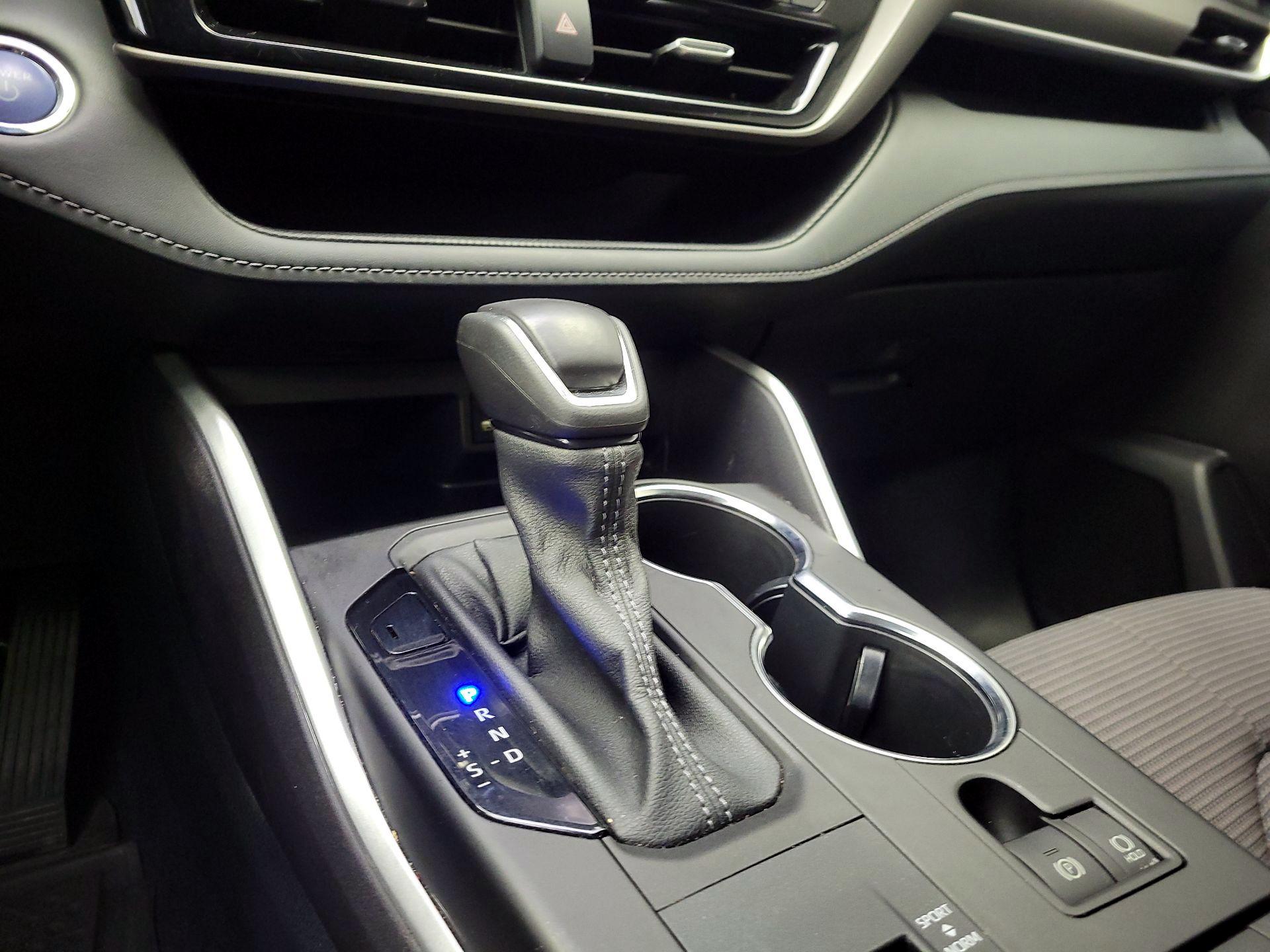 Thumbnail: 2022 Toyota Highlander - 18