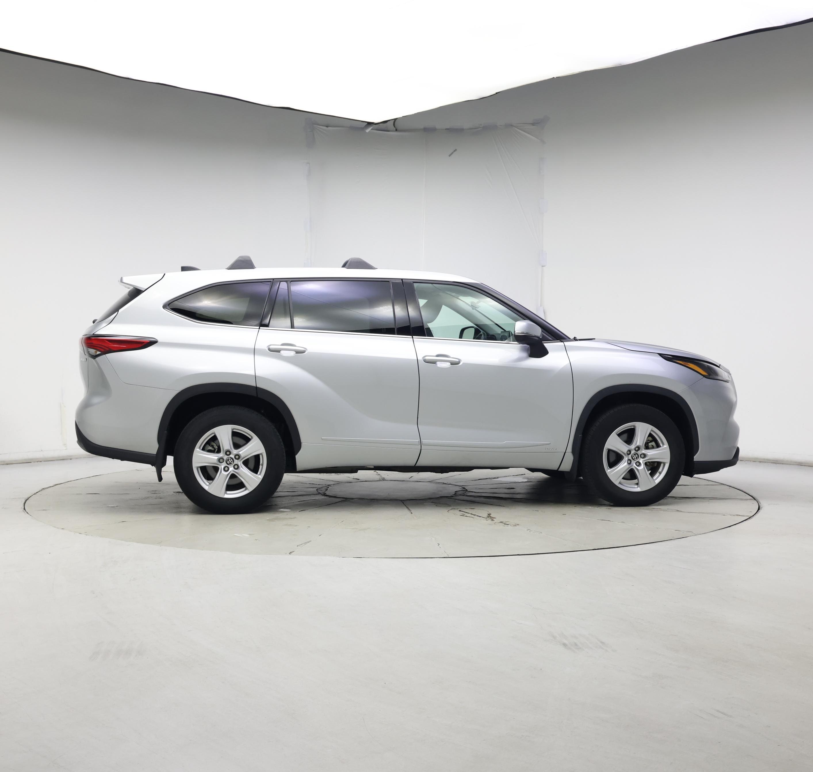 Thumbnail: 2022 Toyota Highlander - 7