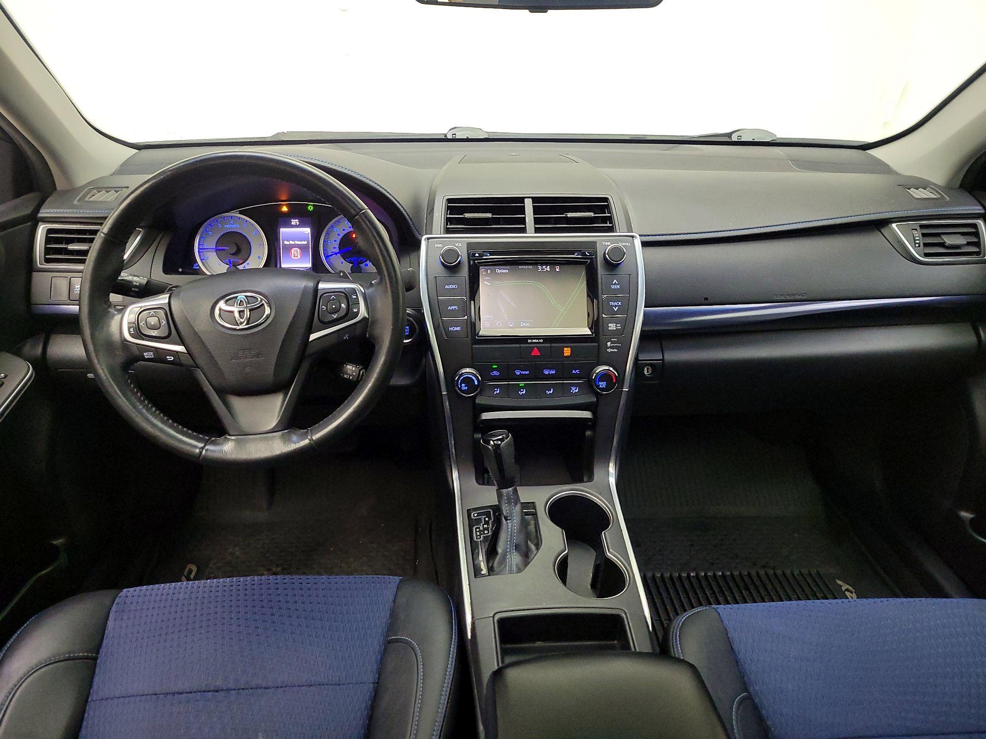 Thumbnail: 2016 Toyota Camry - 9