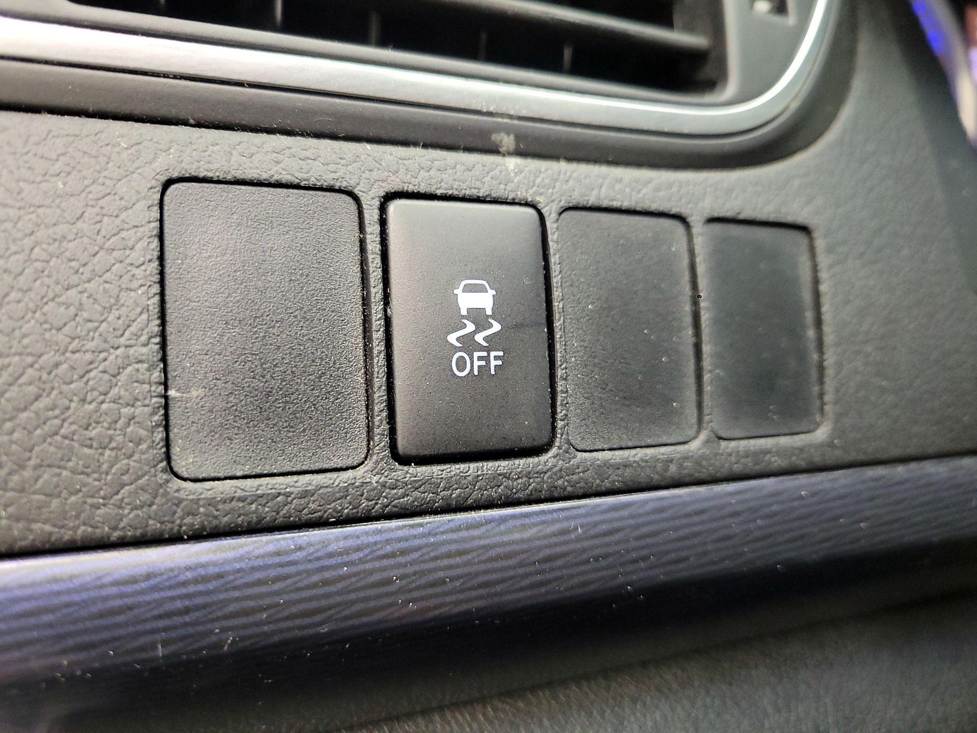 Thumbnail: 2016 Toyota Camry - 13