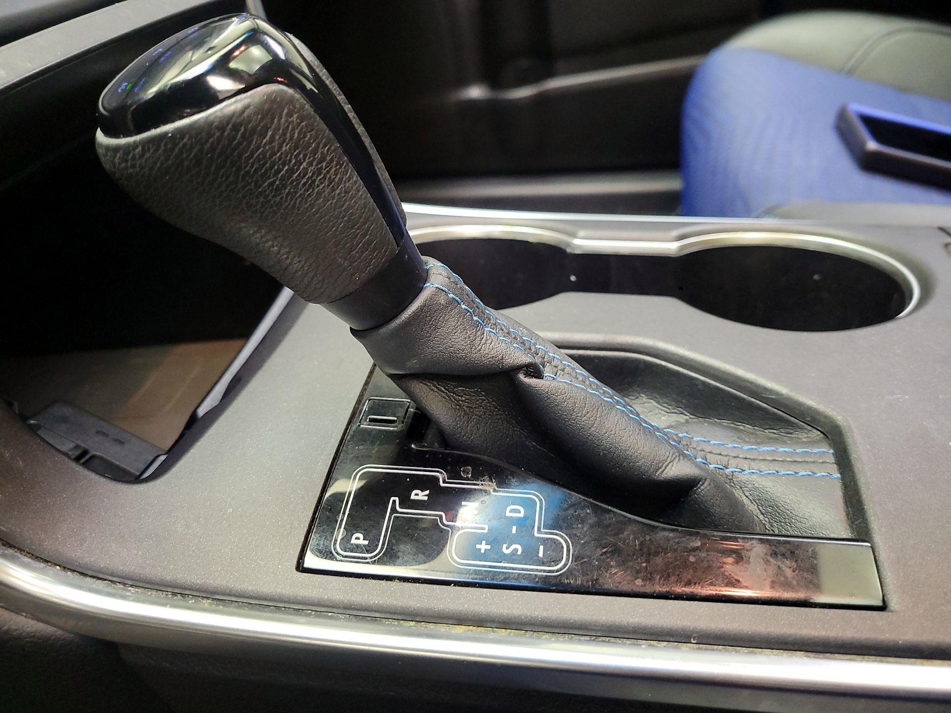 Thumbnail: 2016 Toyota Camry - 18