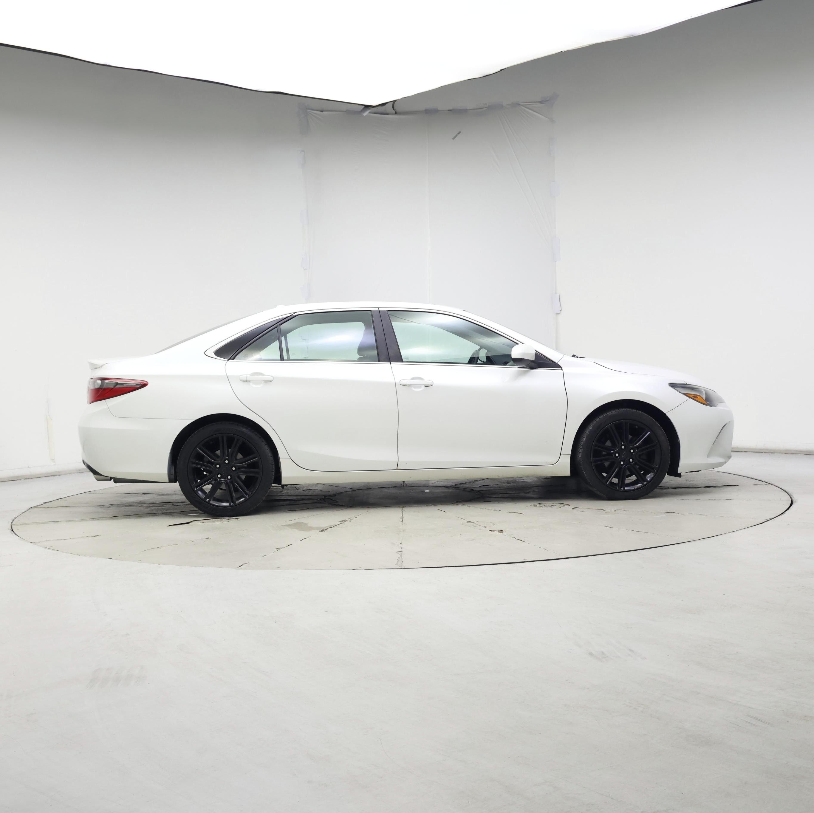 Thumbnail: 2016 Toyota Camry - 7