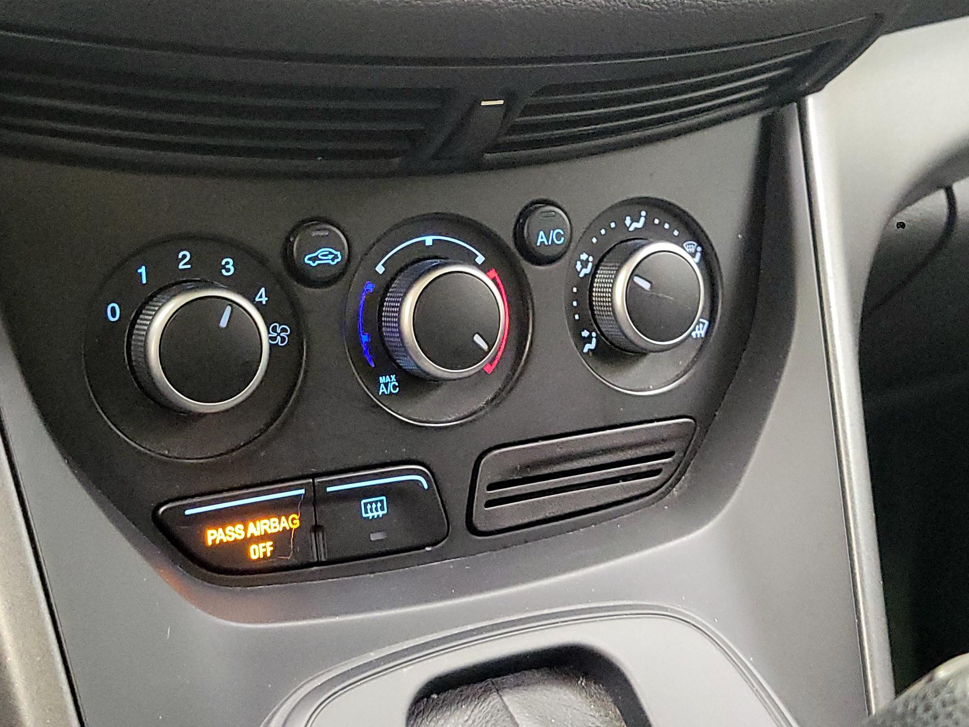 Thumbnail: 2016 Ford Escape - 16