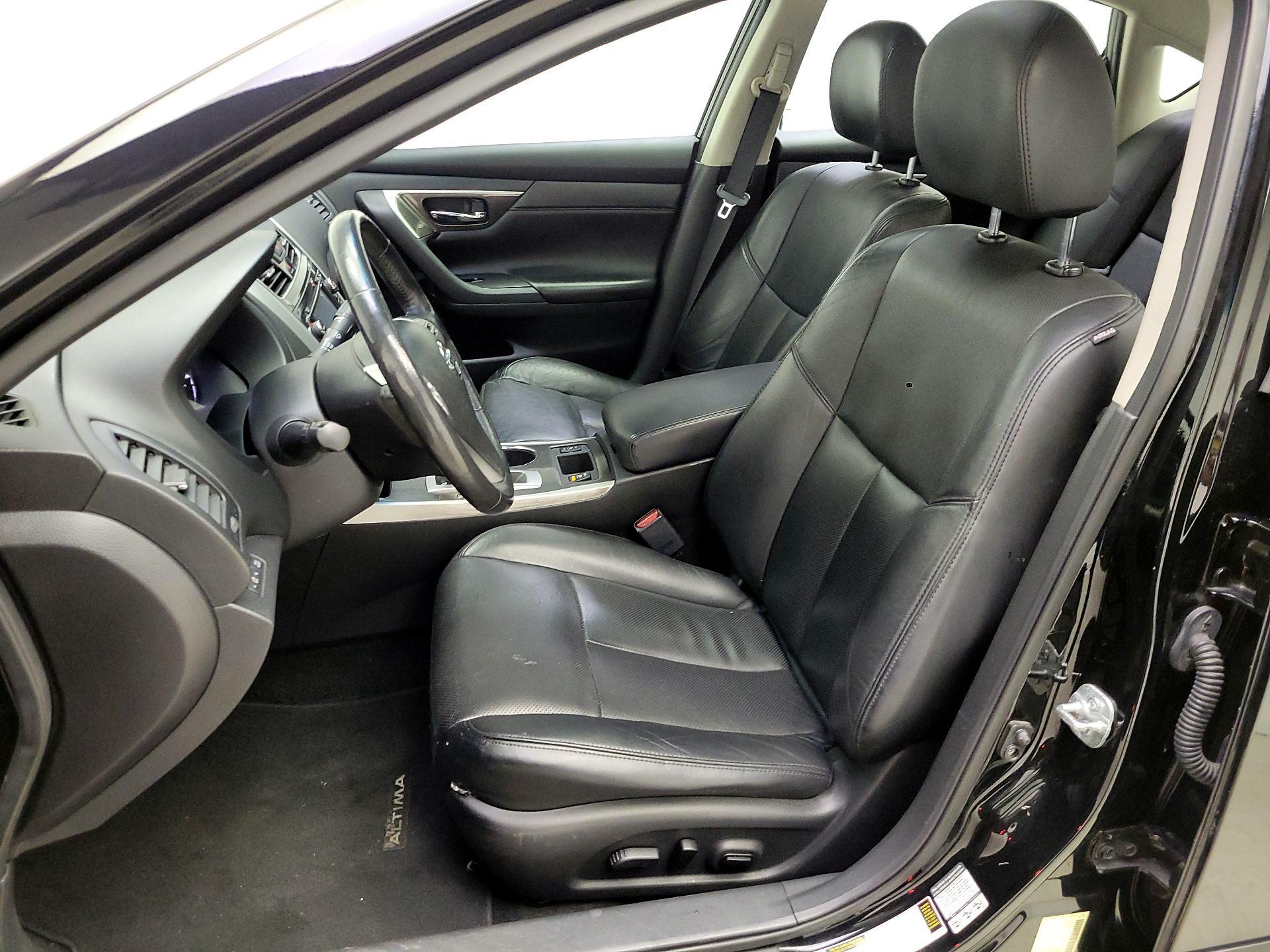 Thumbnail: 2015 Nissan Altima - 11