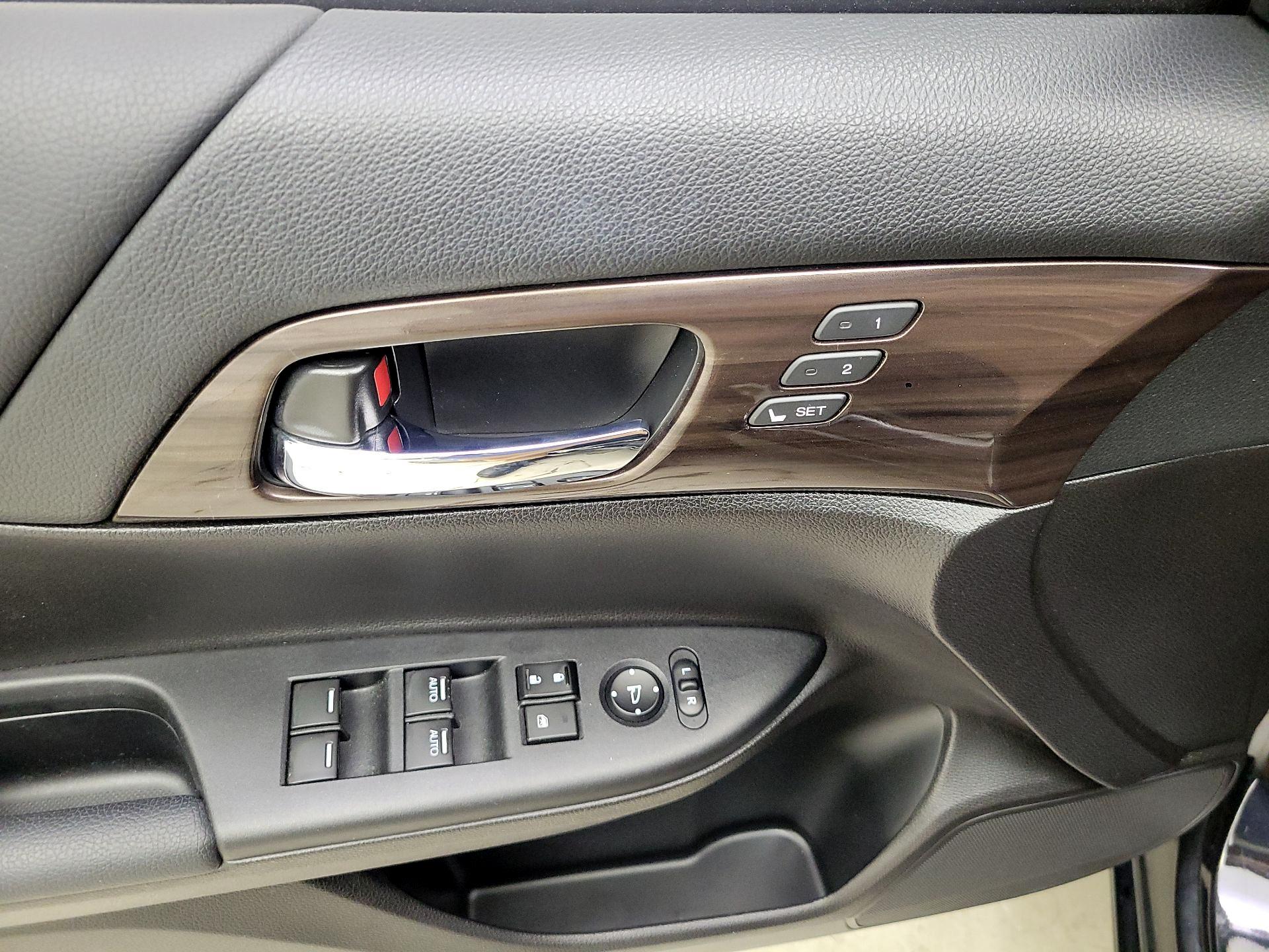 Thumbnail: 2016 Honda Accord - 12